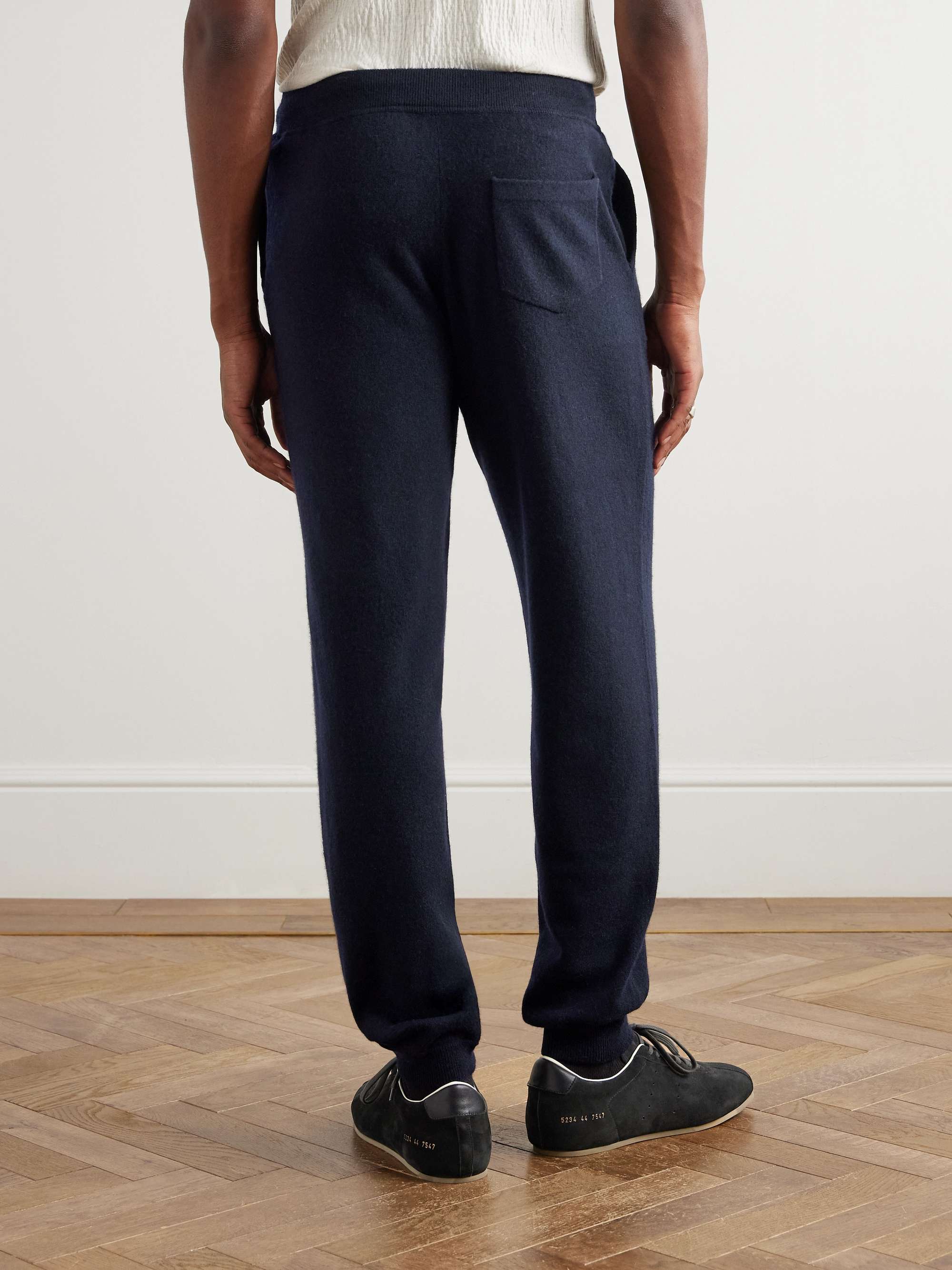 ALLUDE 