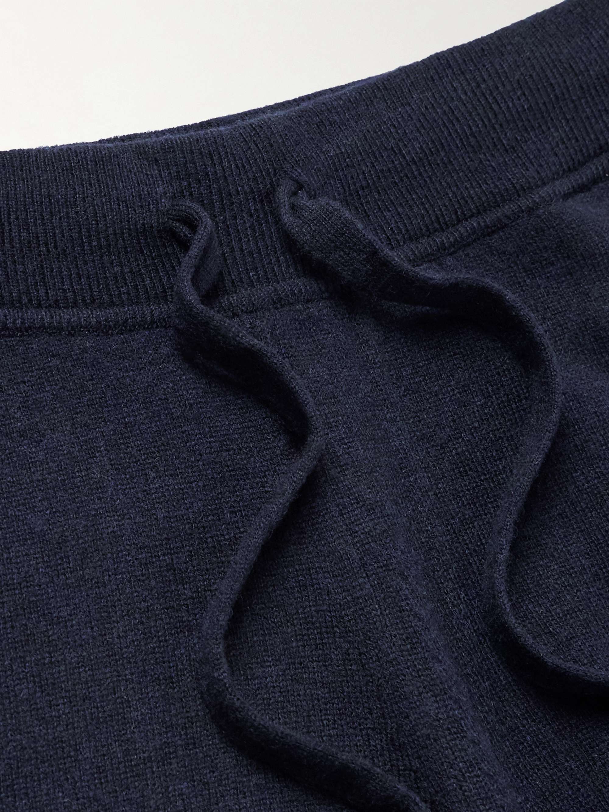 ALLUDE 