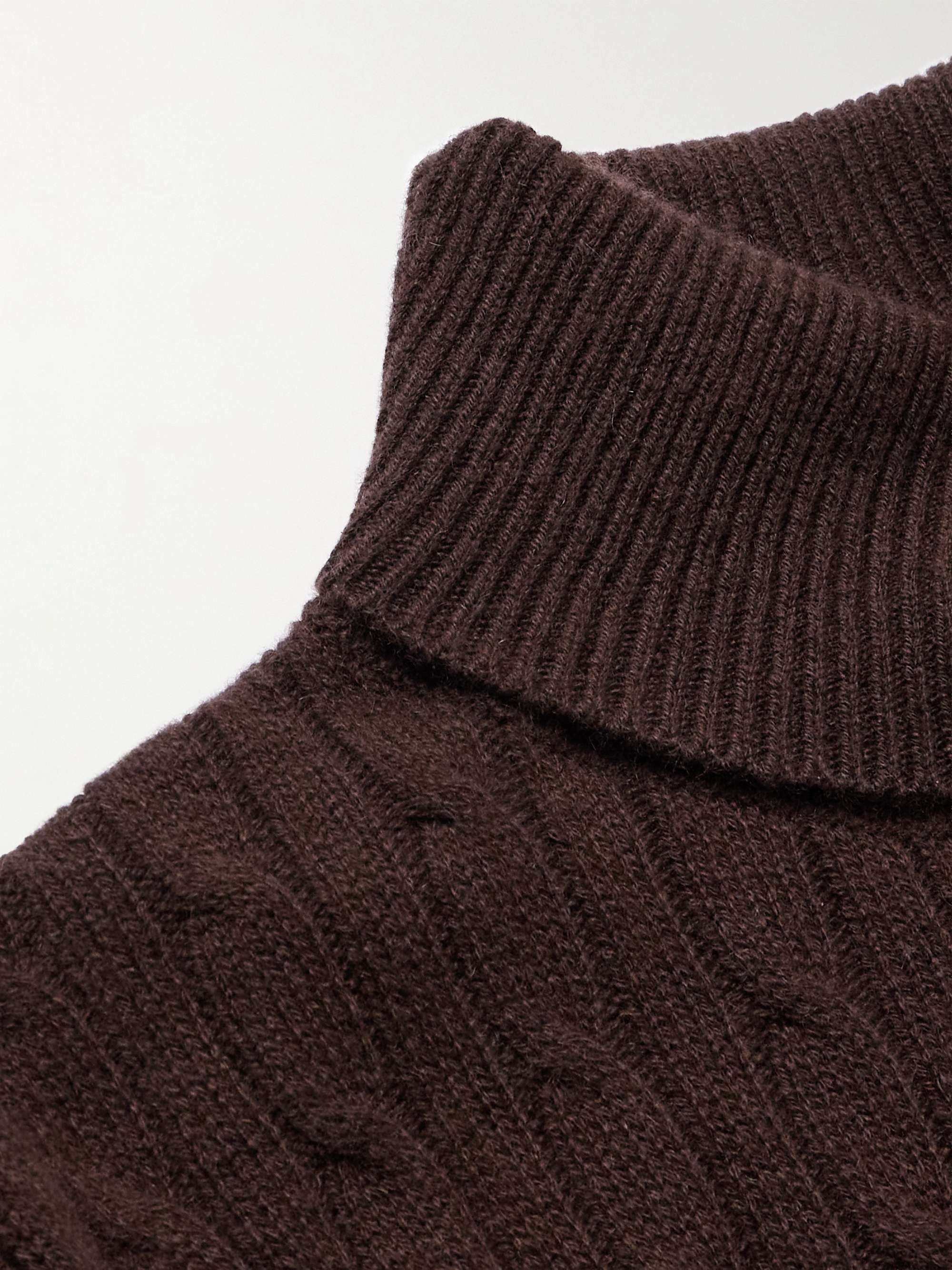 ALLUDE 