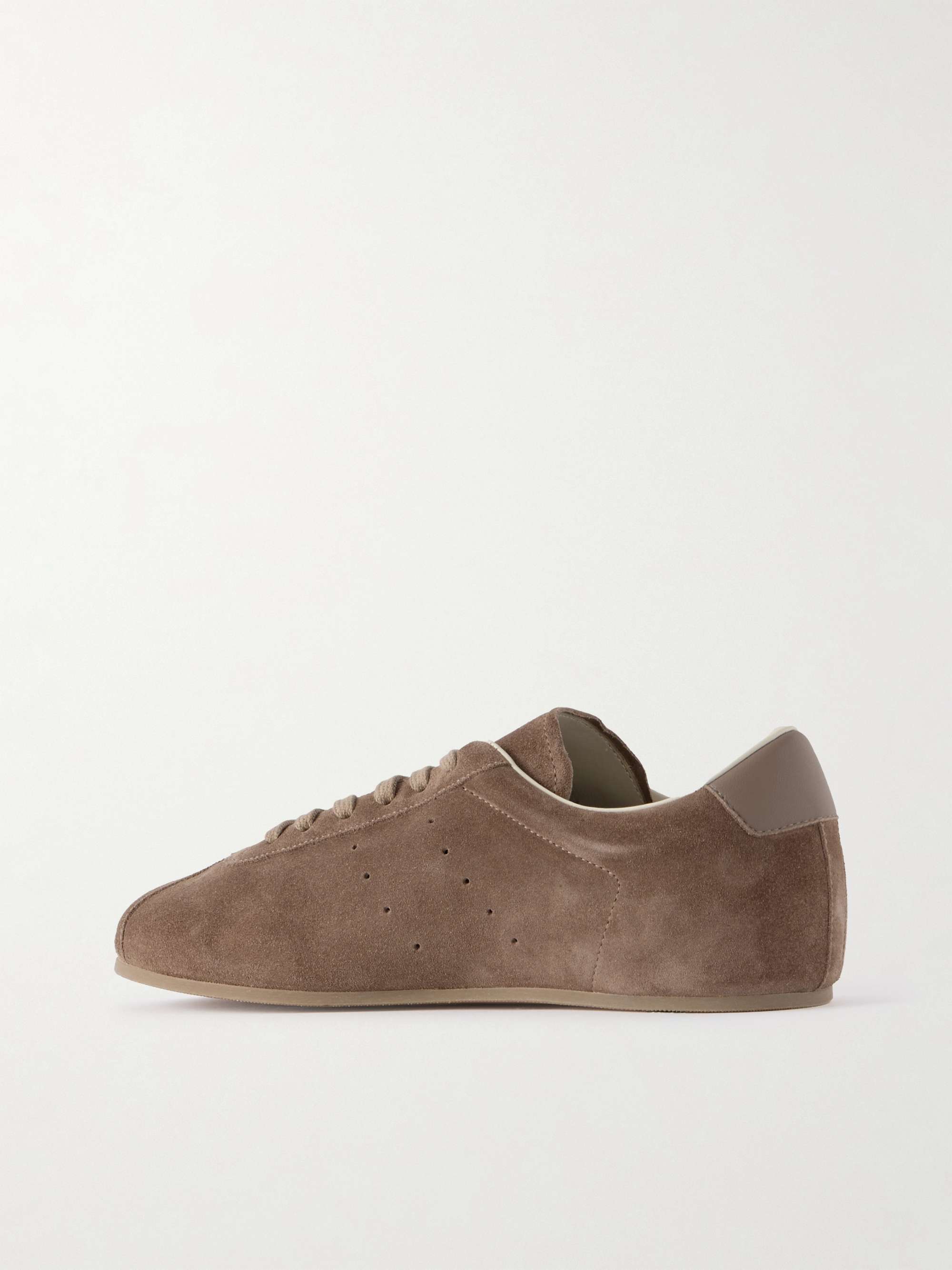COMMON PROJECTS 
