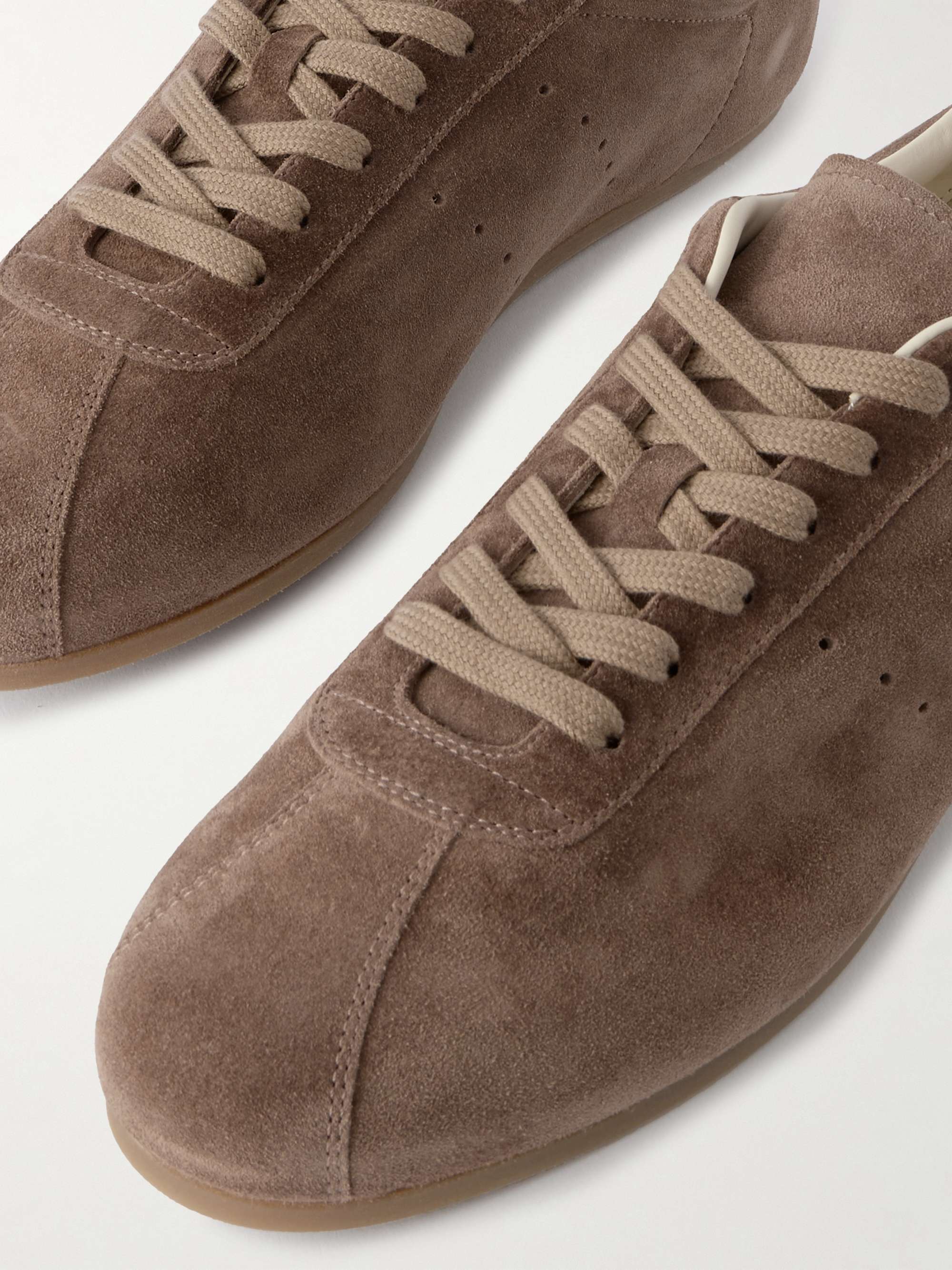 COMMON PROJECTS 