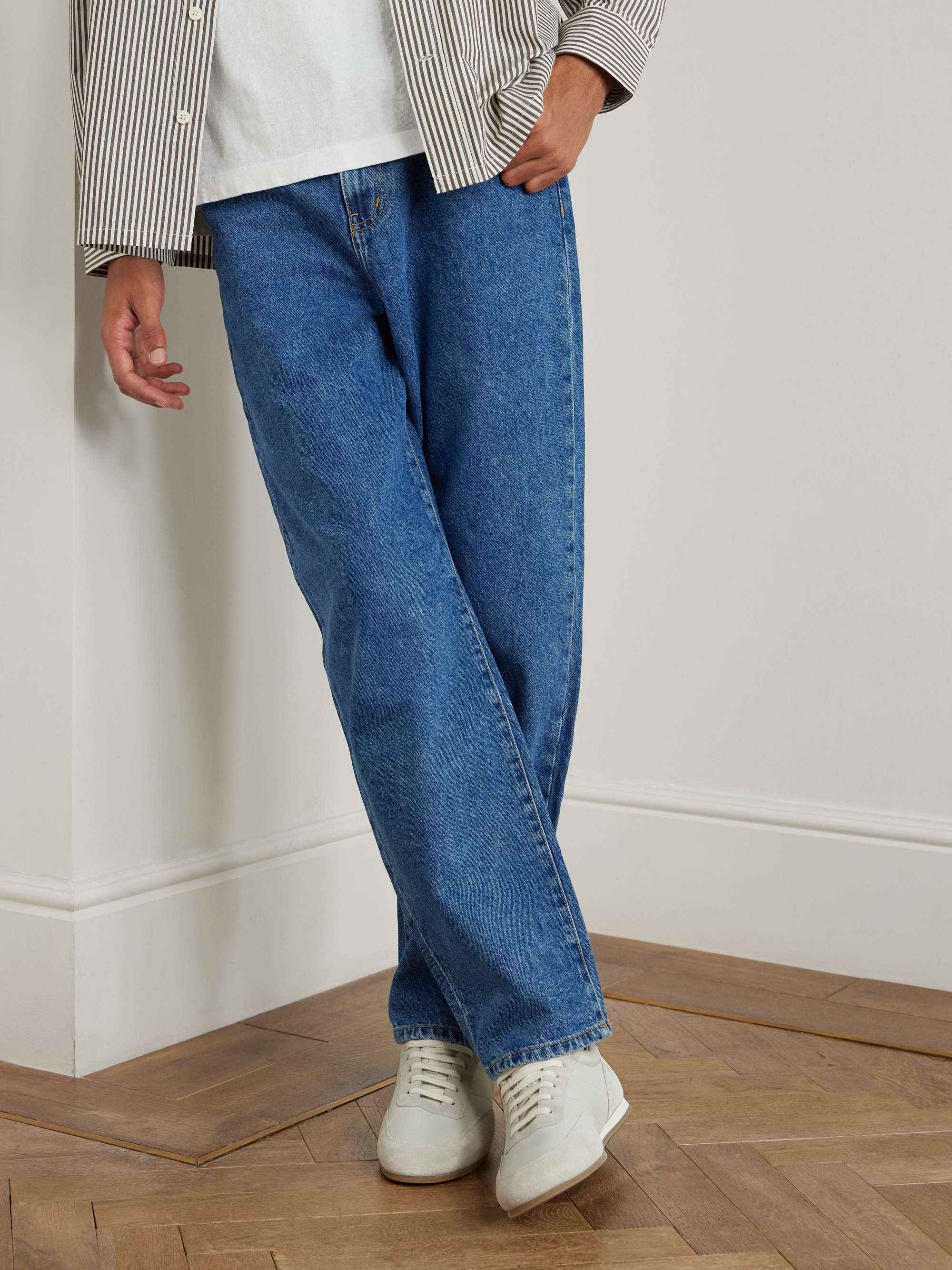 COMMON PROJECTS 