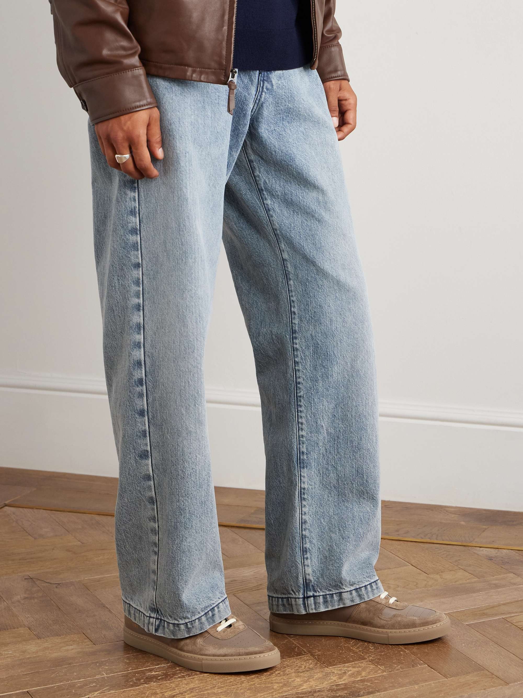 COMMON PROJECTS 