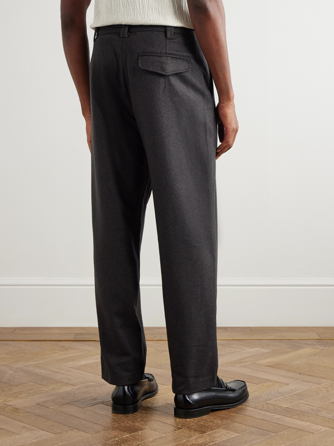 Apc Renato Straight-leg Pleated Wool-blend Trousers In Black