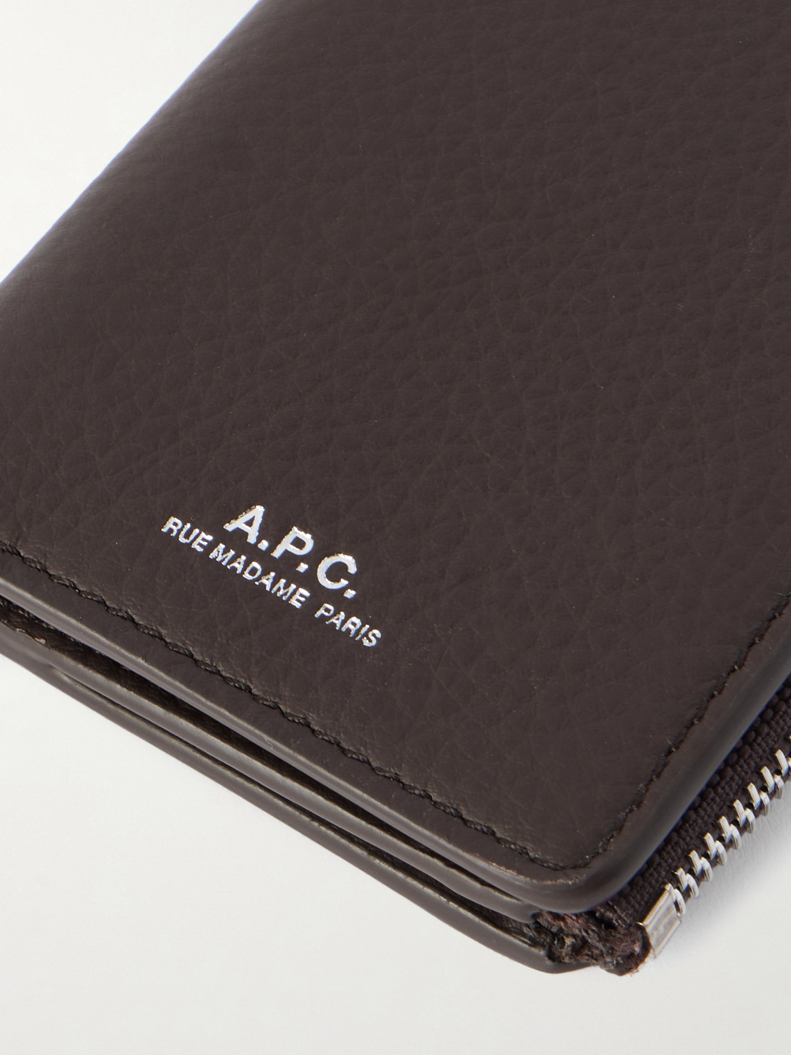 Apc Stefan Full-grain Leather Zipped Cardholder In Brown