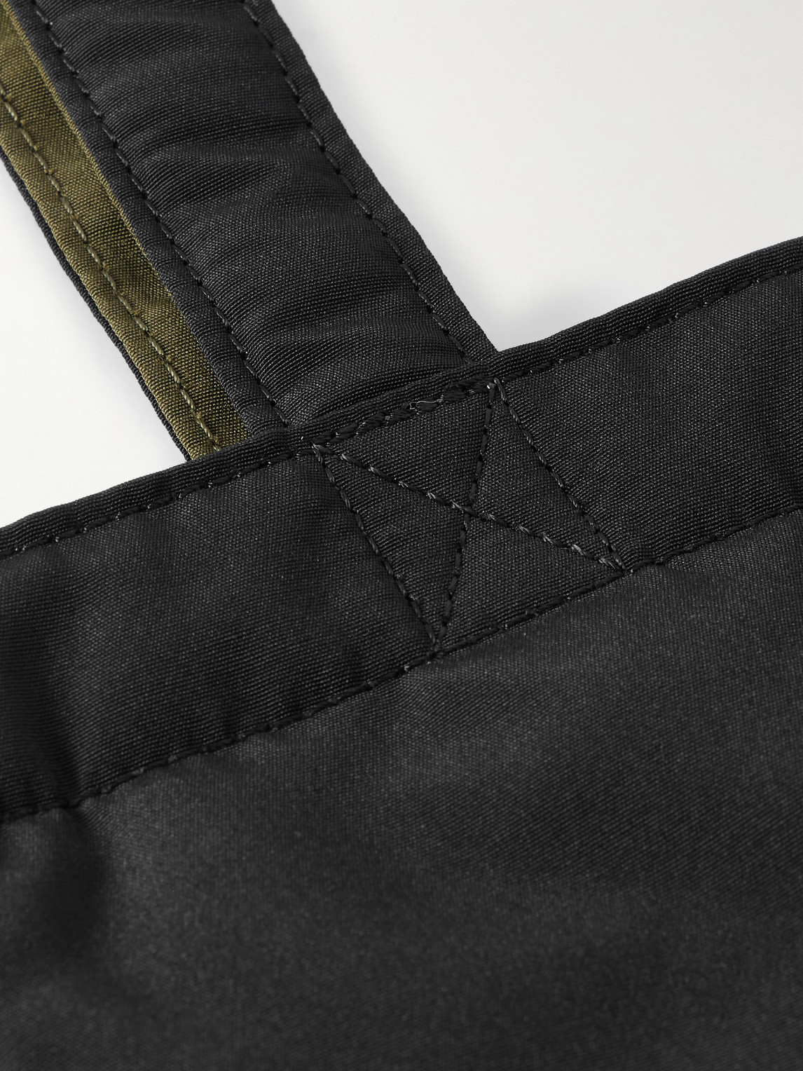 Apc Logo-print Reversible Quilted Crepe Tote Bag In Black