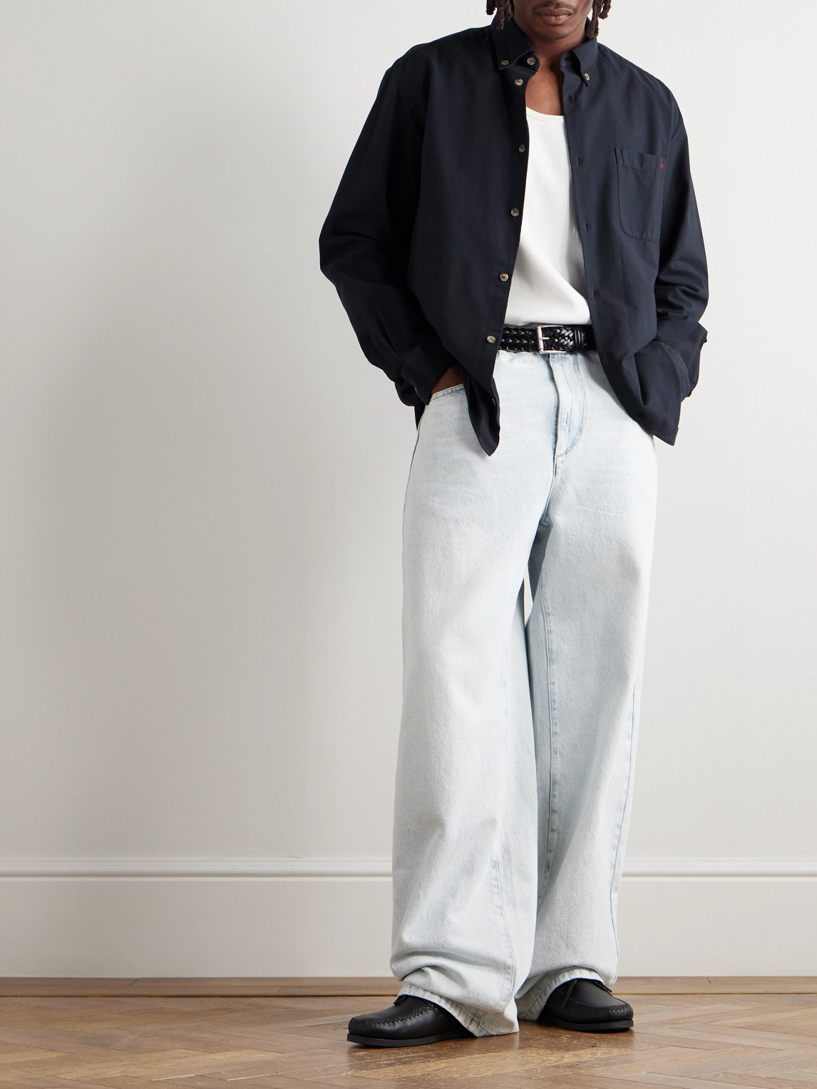Apc Mateo Button-down Collar Logo-embroidered Cotton-twill Shirt In Black