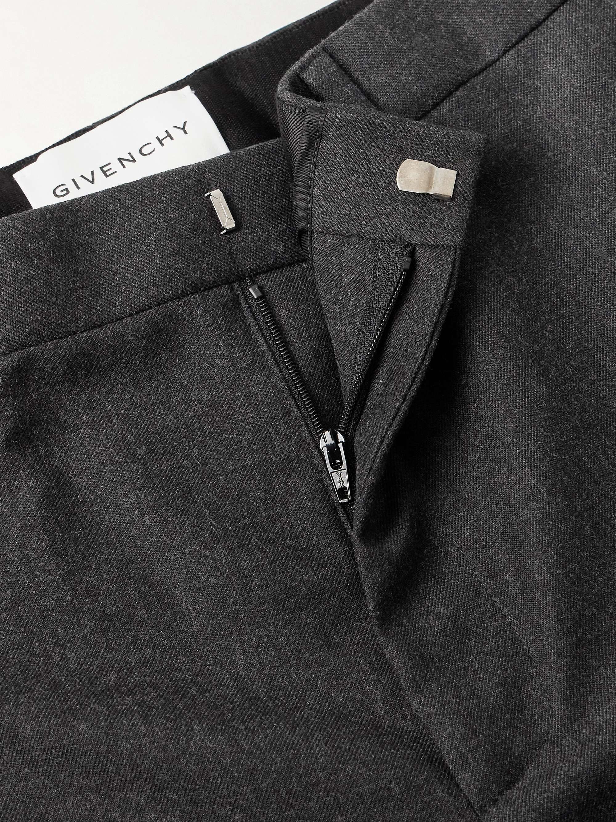 GIVENCHY 
