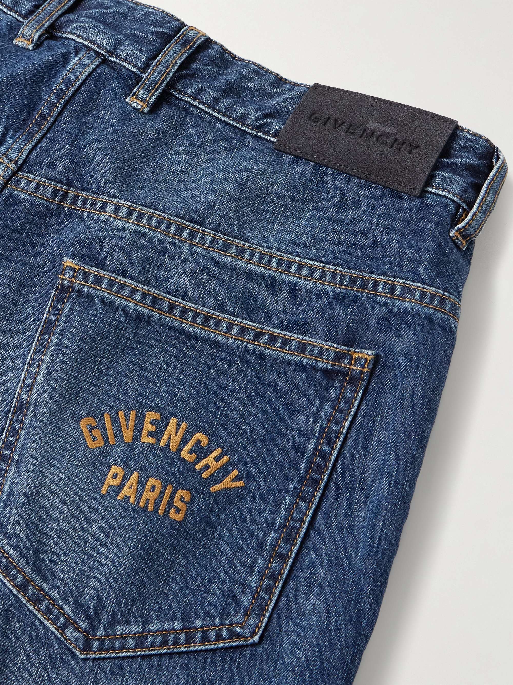 GIVENCHY 