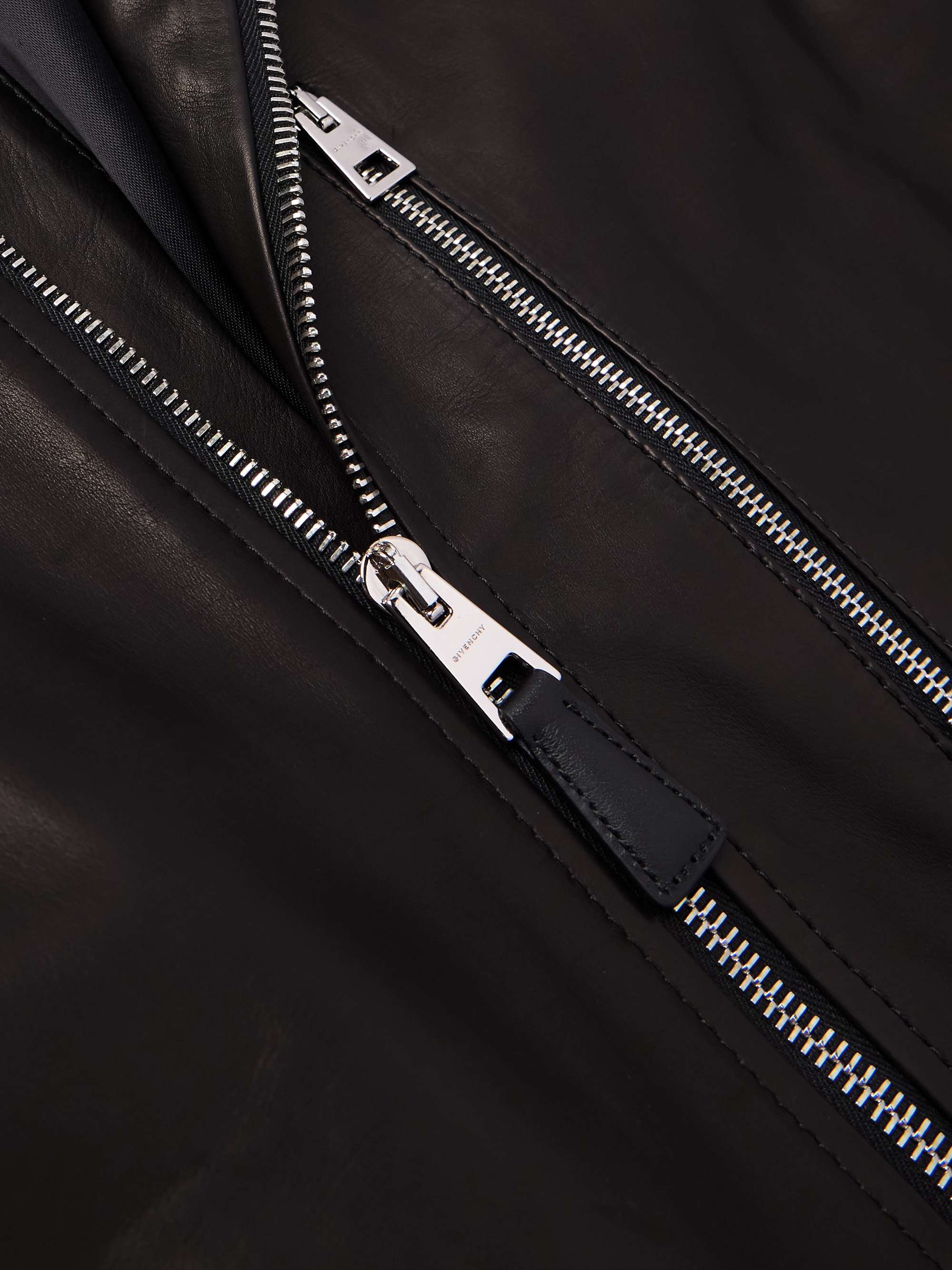 GIVENCHY 