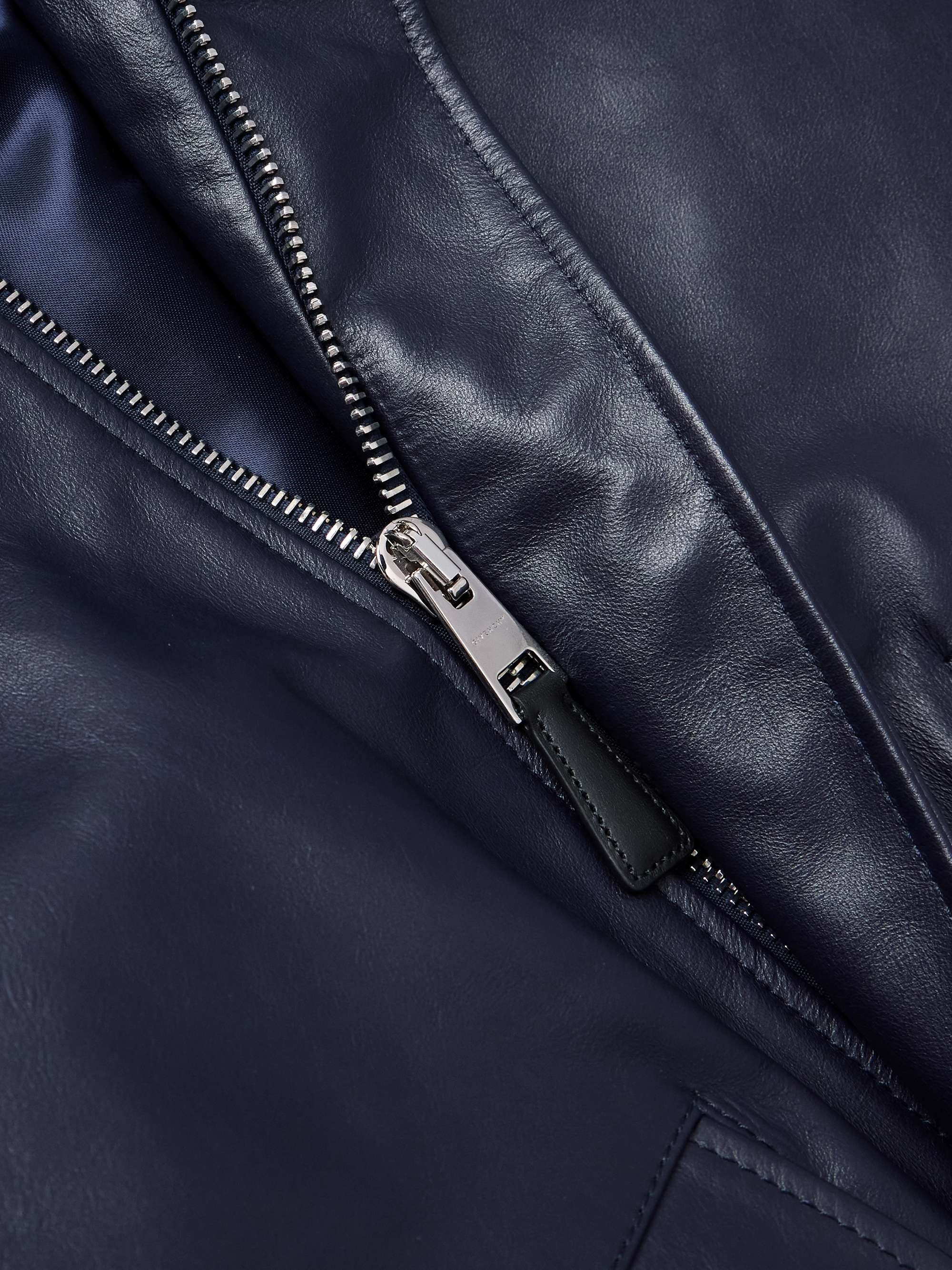 GIVENCHY 