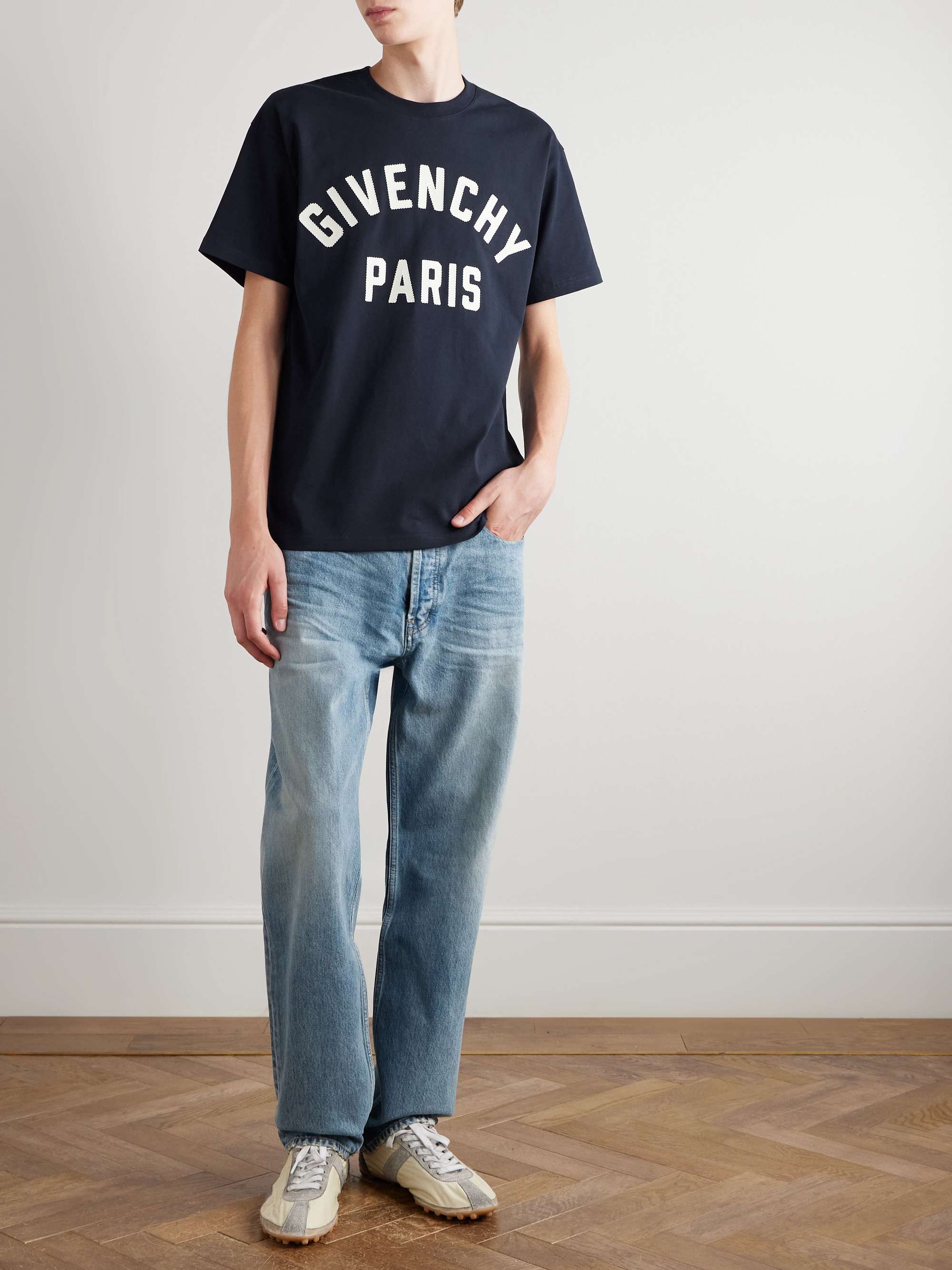 GIVENCHY 