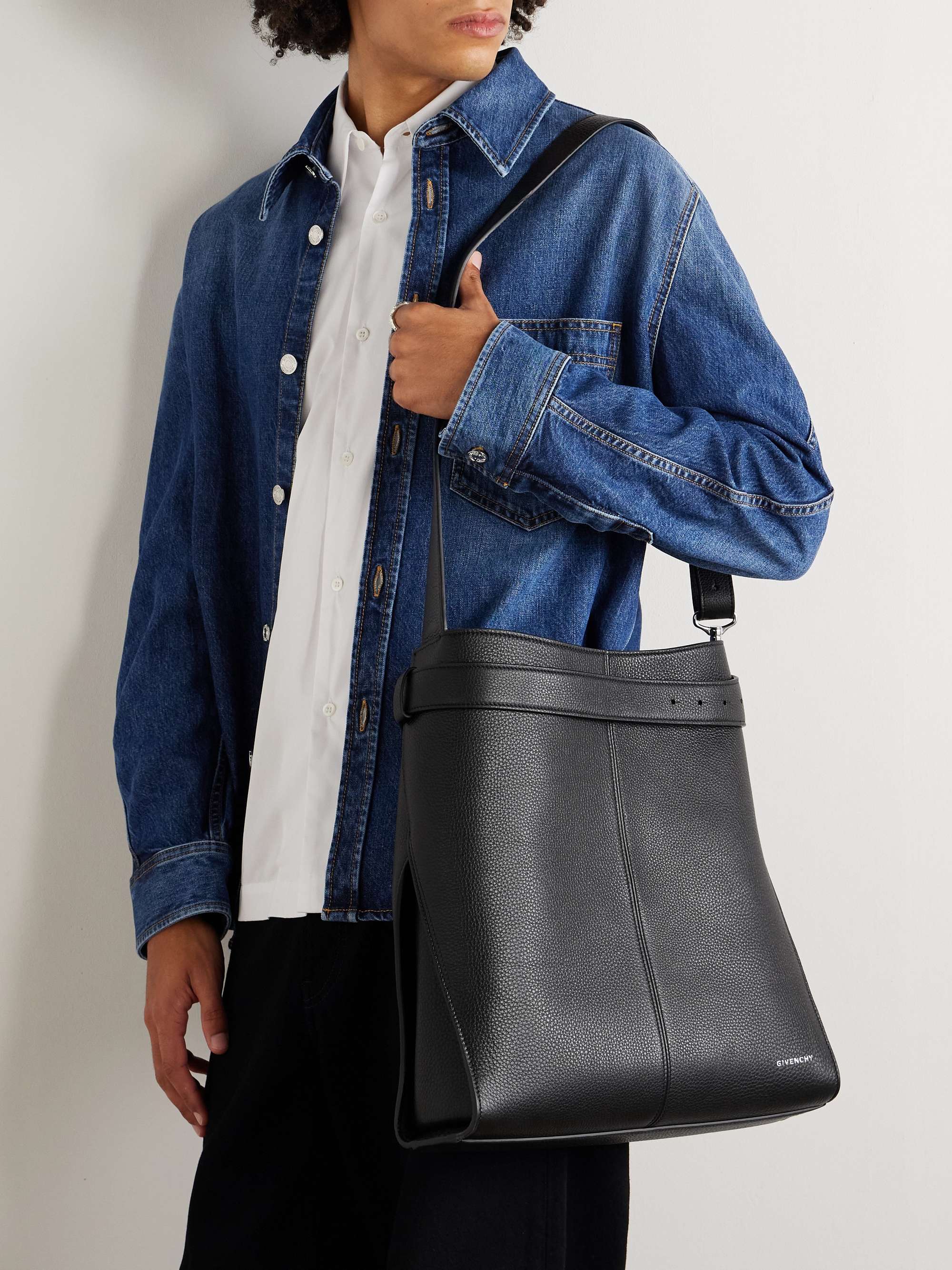 GIVENCHY 