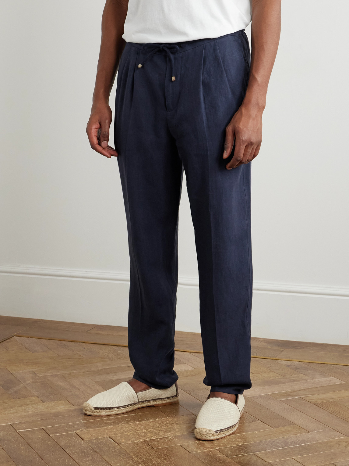 Brunello Cucinelli Tapered Pleated Linen Drawstring Trousers In Blue