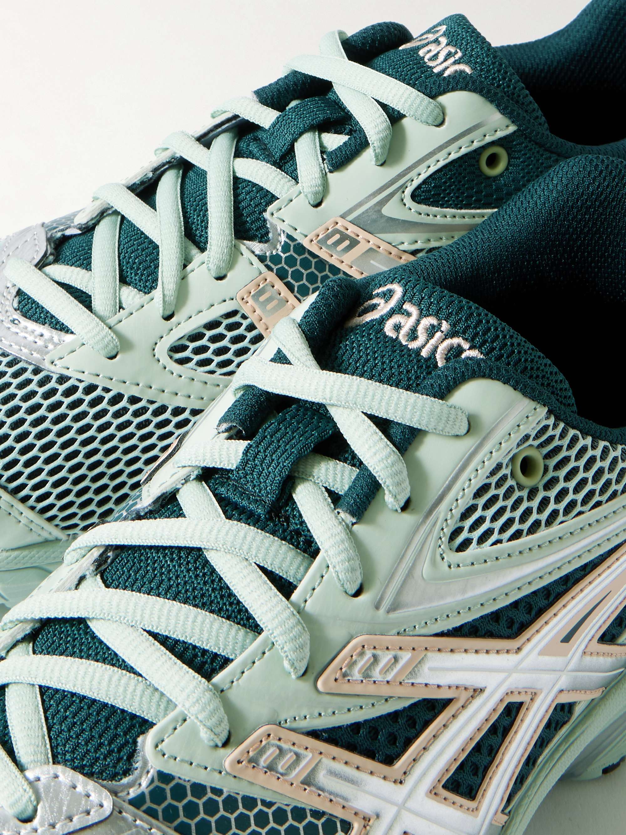 ASICS 