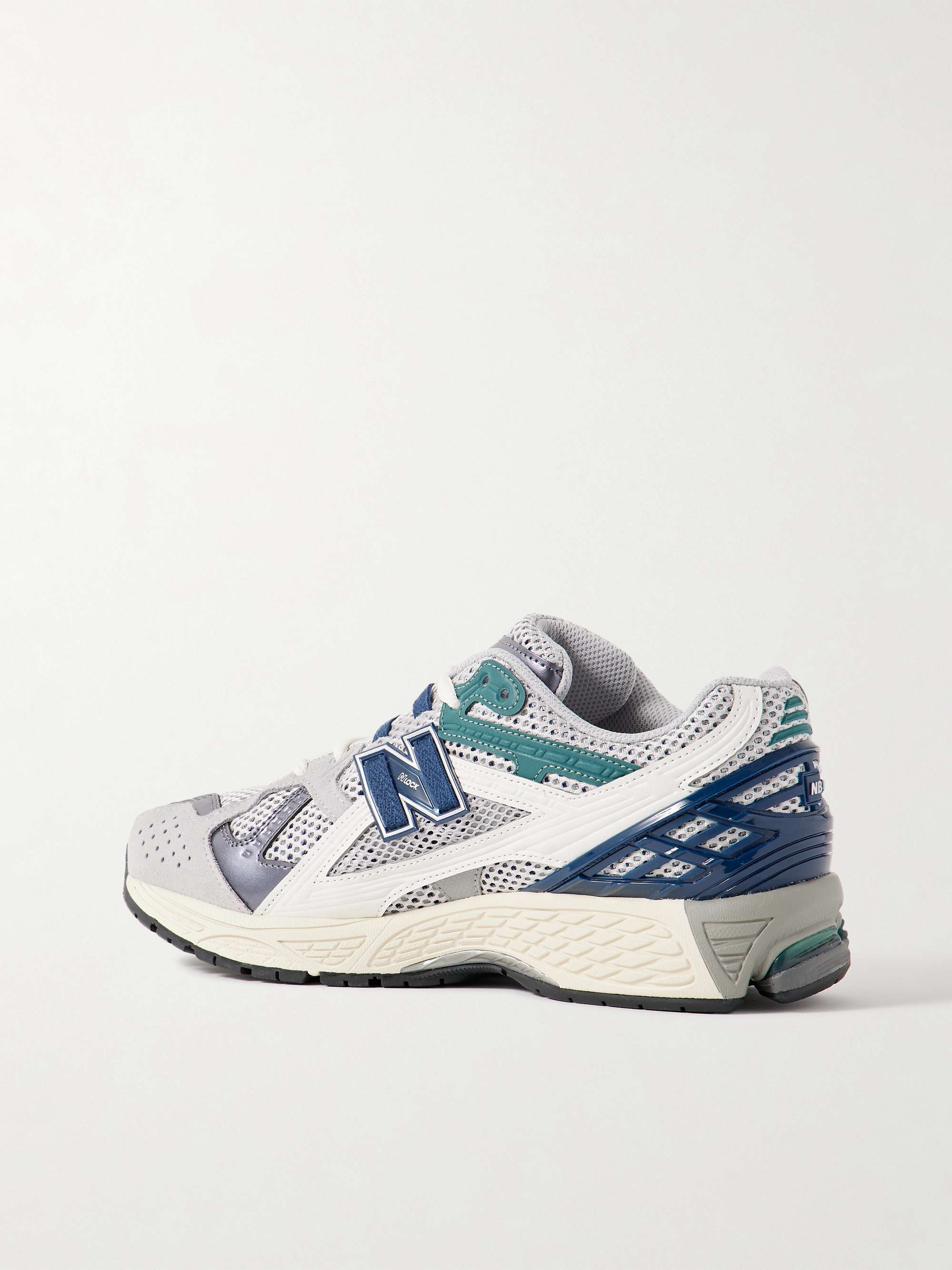 NEW BALANCE 