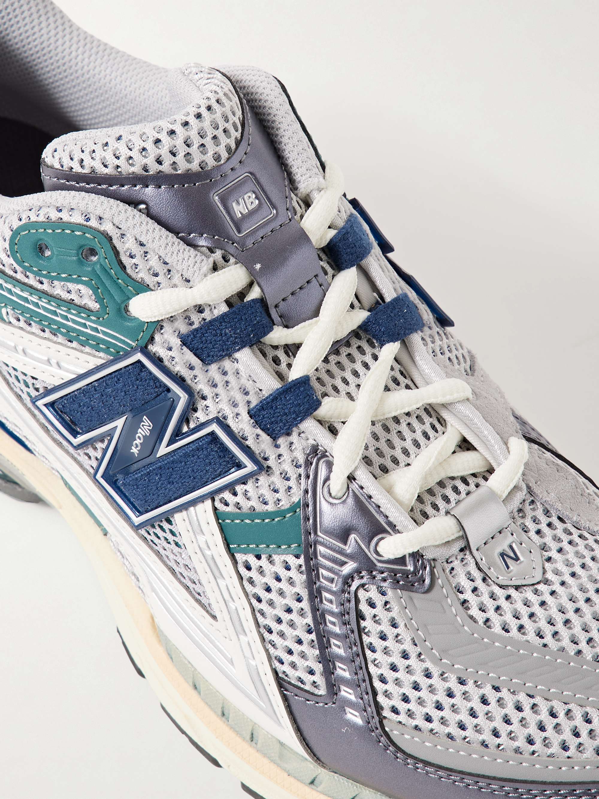 NEW BALANCE 