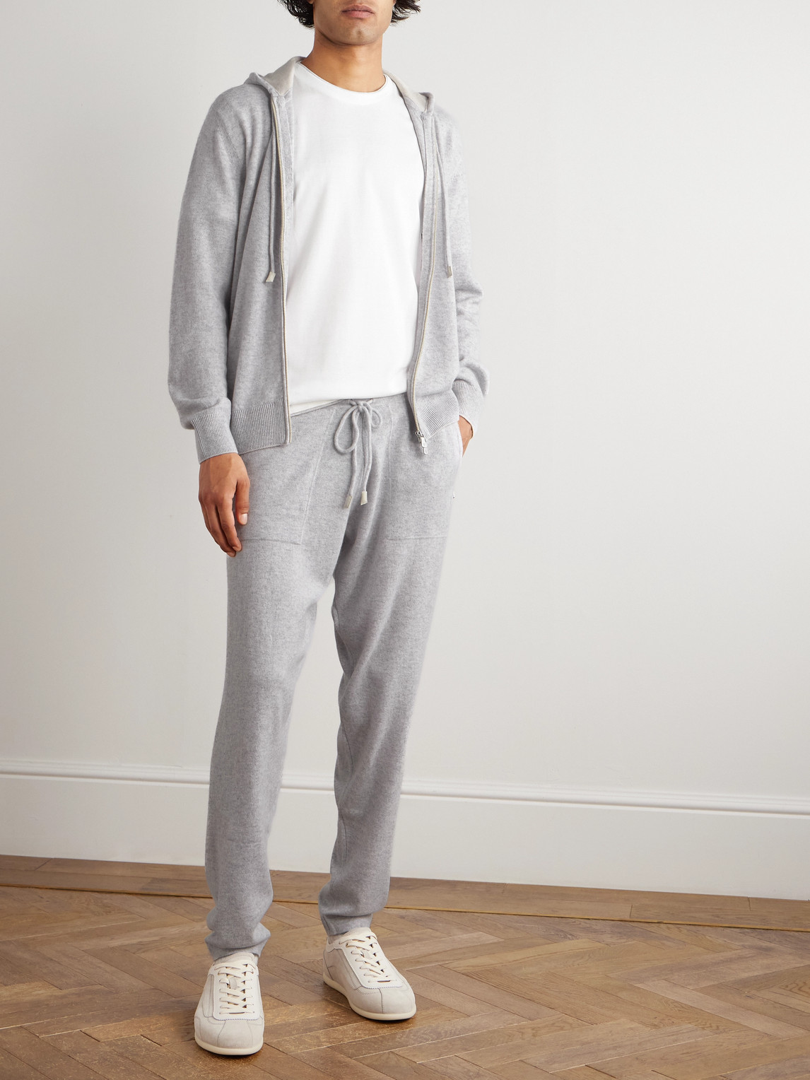 Eleventy Tapered Cashmere Sweatpants In Gray