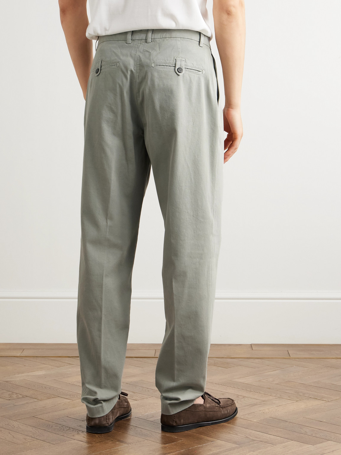 Eleventy Tapered Pleated Stretch Cotton And Lyocell-blend Twill Trousers In Gray