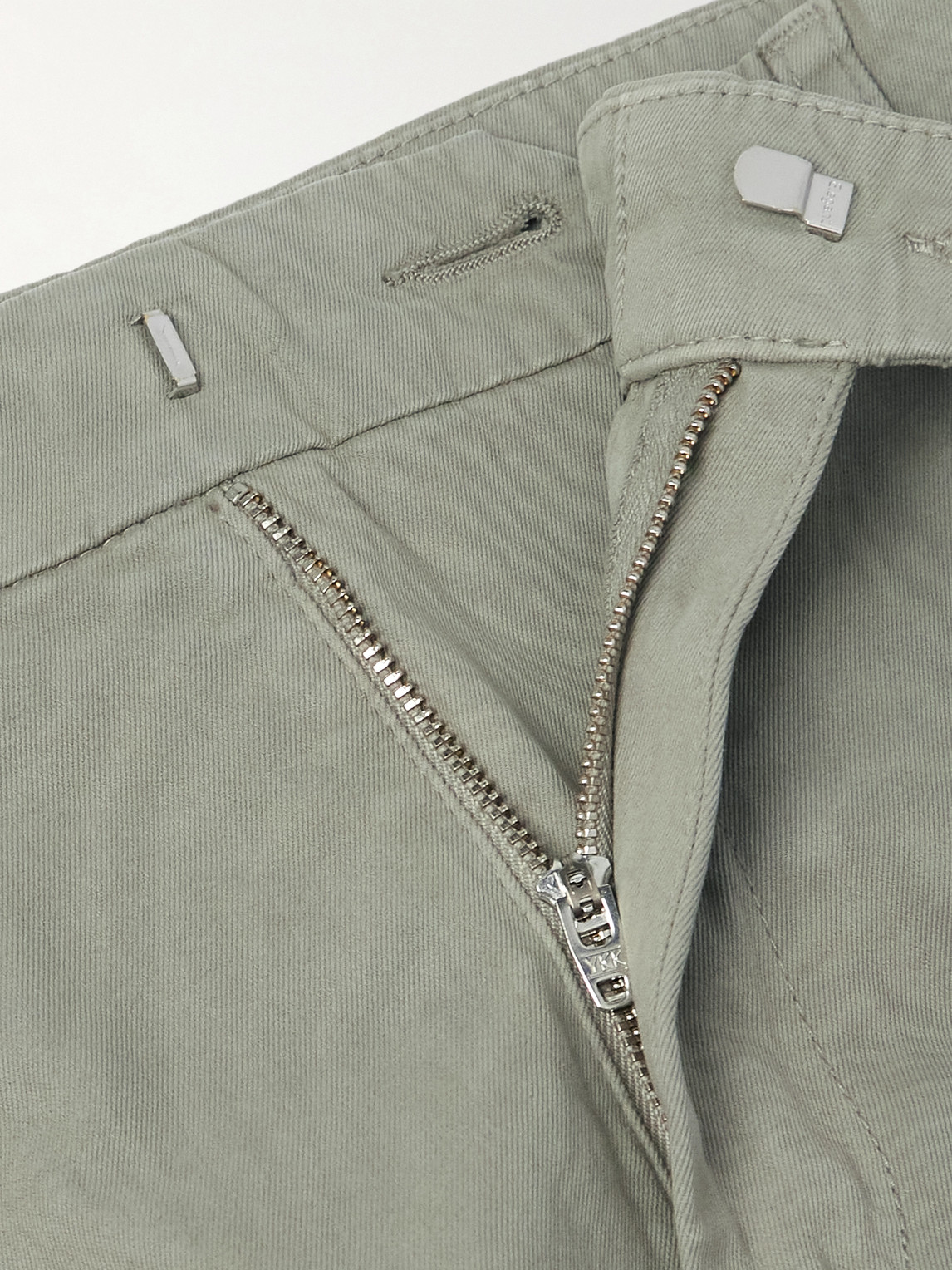 Eleventy Tapered Pleated Stretch Cotton And Lyocell-blend Twill Trousers In Gray