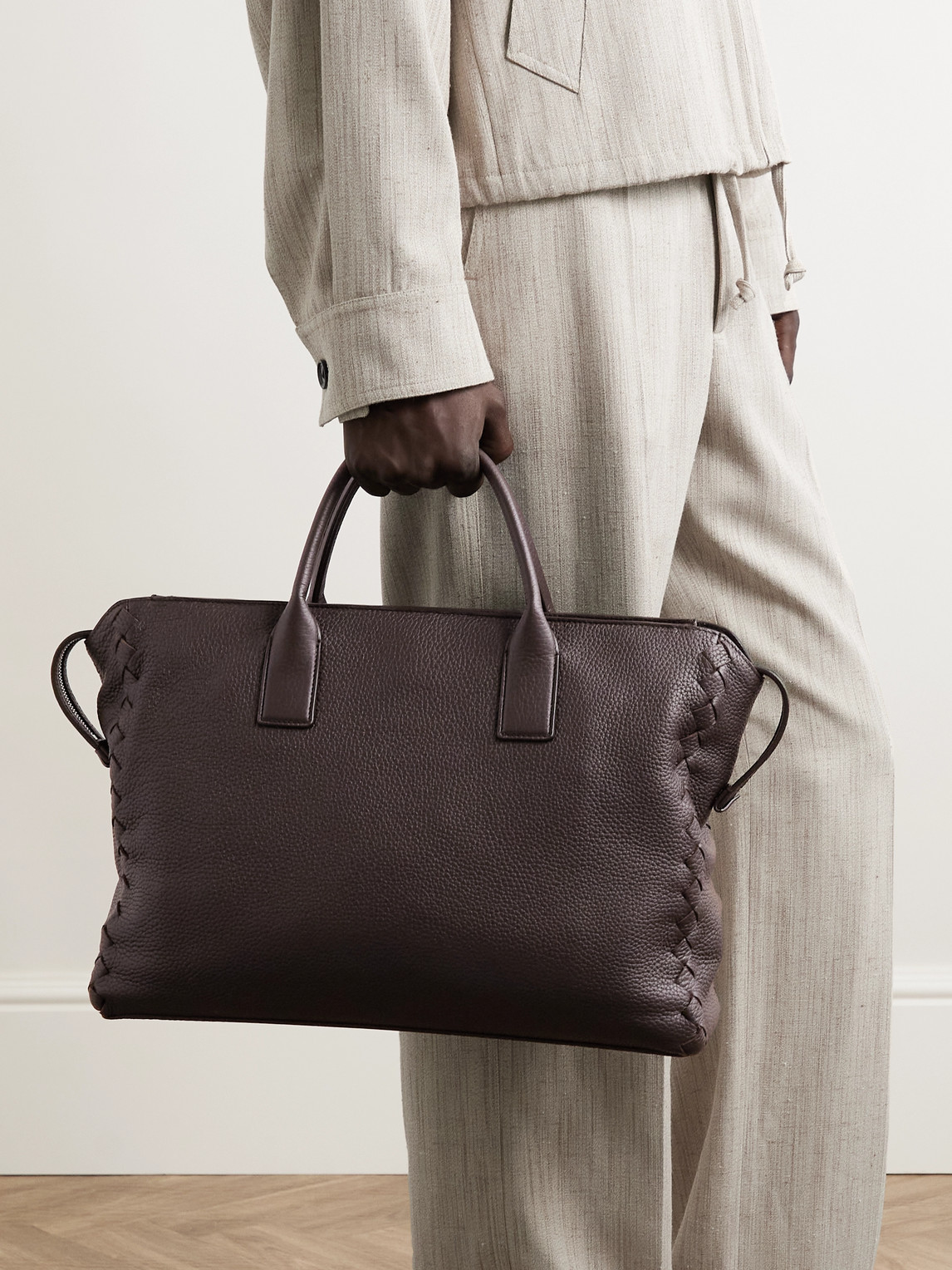 BOTTEGA VENETA MEDIUM INTRECCIATO FULL-GRAIN LEATHER MESSENGER BAG