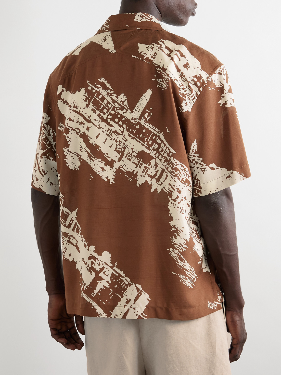  Bottega Veneta - Convertible-collar Printed Silk And Cotton-blend Shantung Shirt - Men - Brown - It 48 