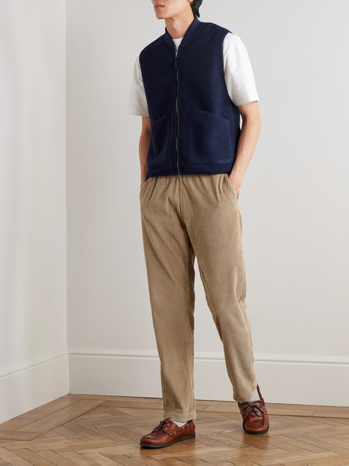 https://www.mrporter.com/variants/images/46376663162884174/ou/w1000.jpg