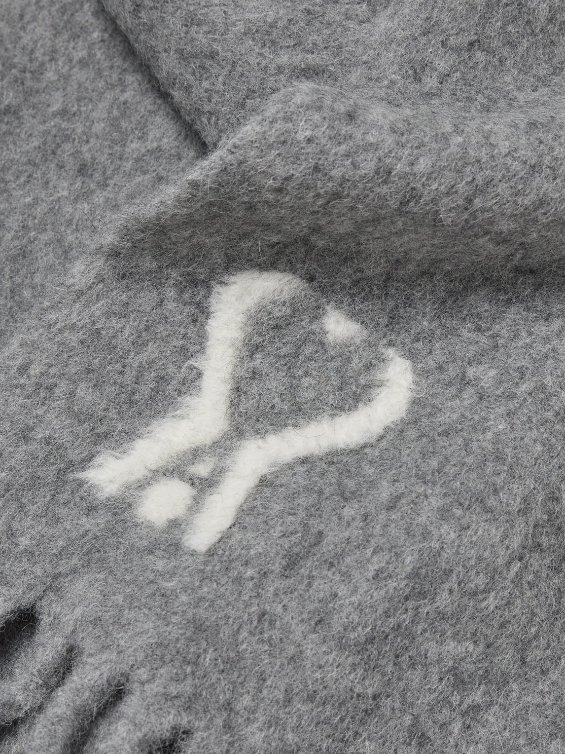 Ami Alexandre Mattiussi Logo-intarsia Fringed Alpaca-blend Scarf In Gray