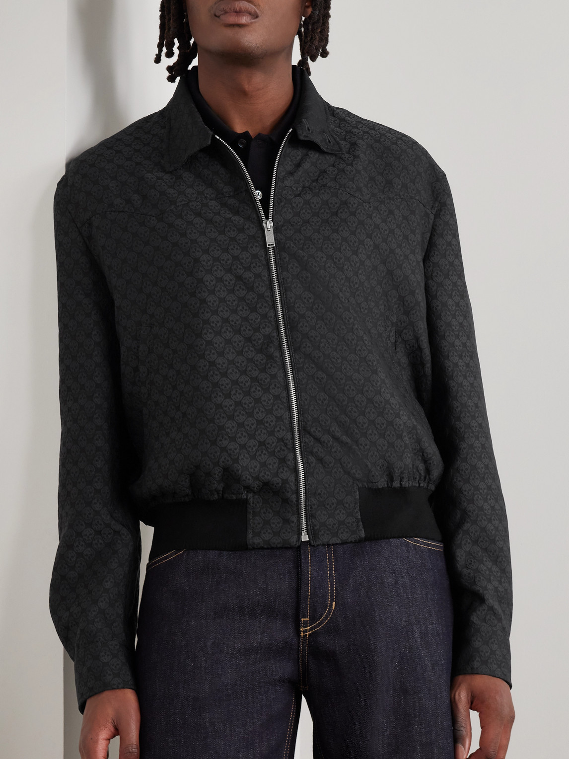 Alexander Mcqueen Cropped Printed Twill Harrington Jacket In Black