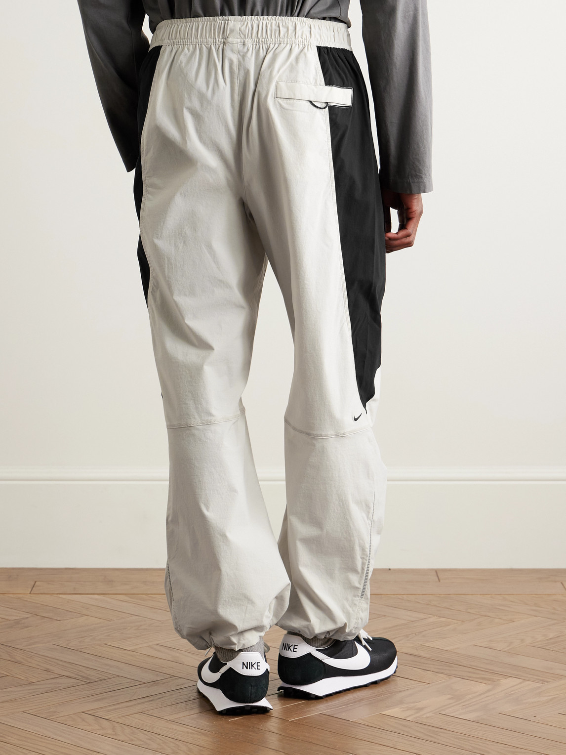 Nike Men's Tech Dri-fit Woven Color-block Oversized Pants In White
