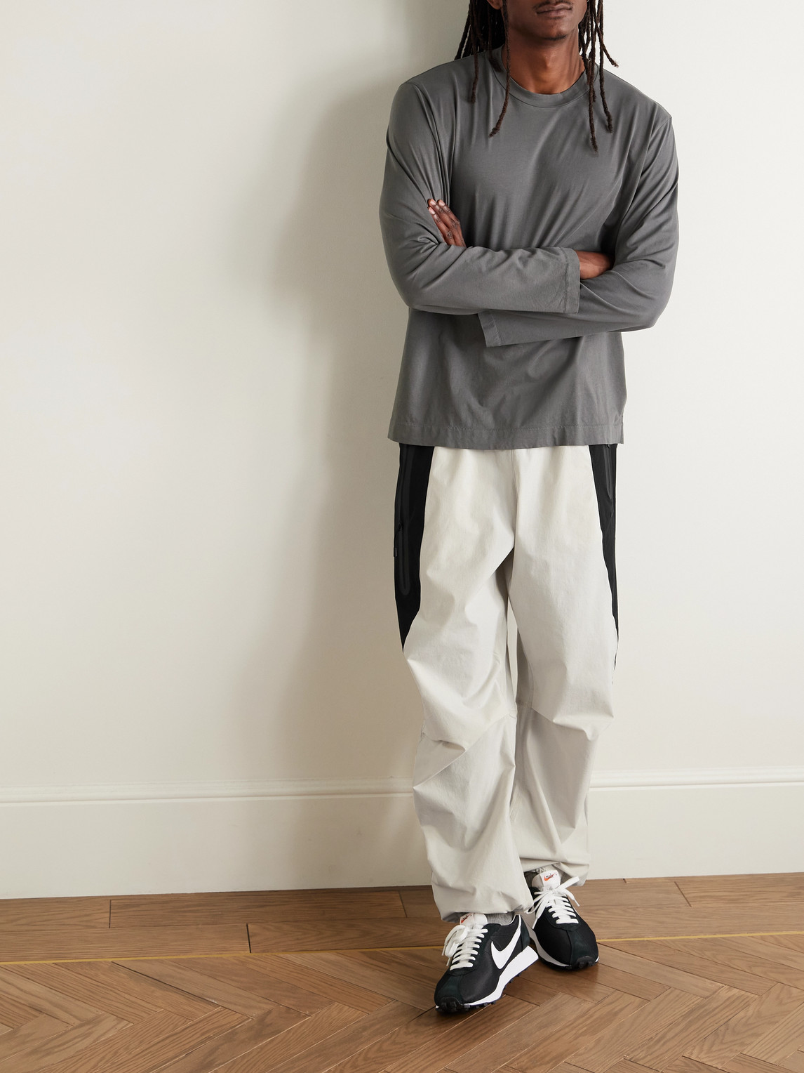 Nike Men's Tech Dri-fit Woven Color-block Oversized Pants In White