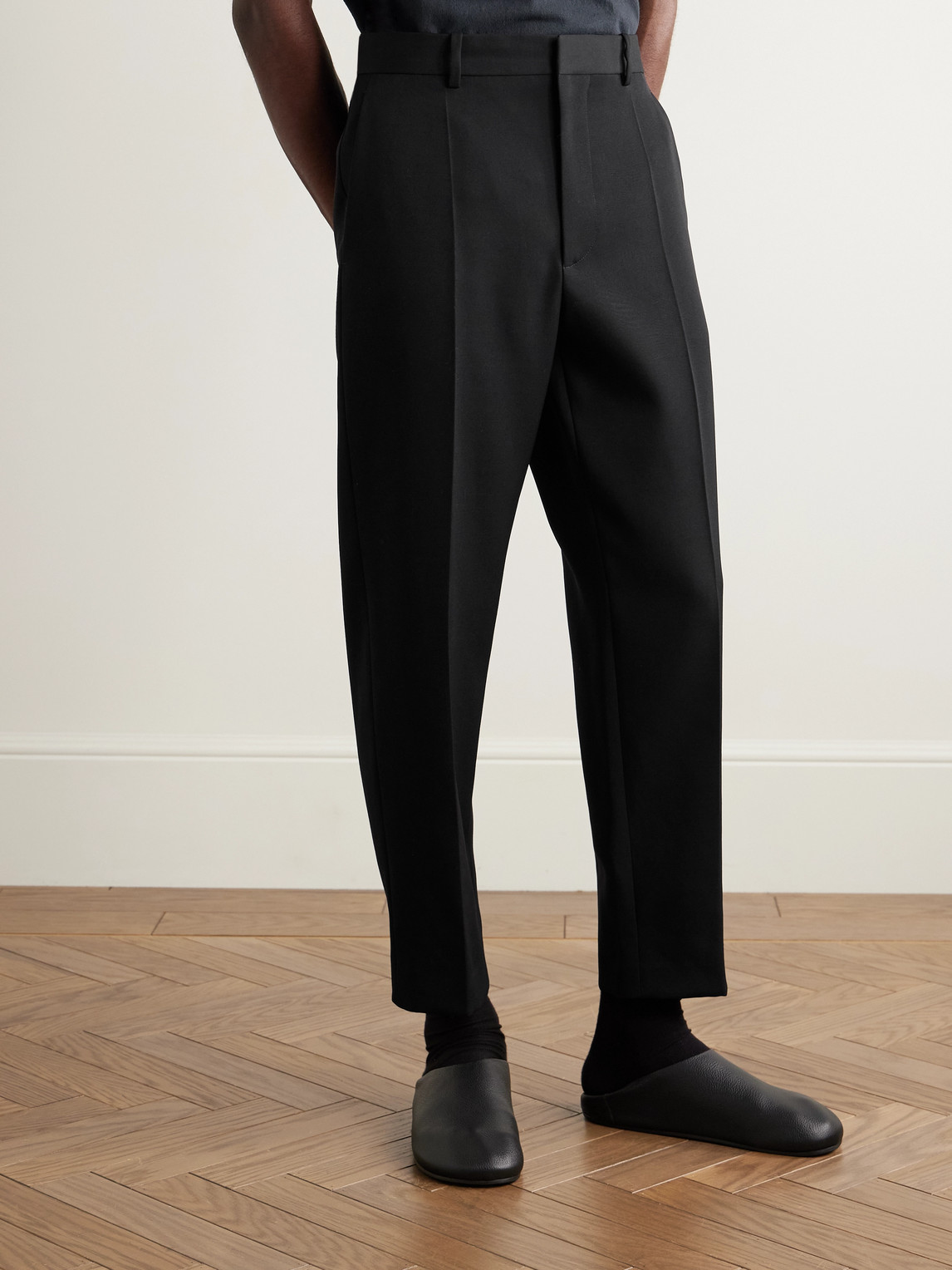 The Row Zuma Slim-fit Cropped Cotton And Cashmere-blend Gabardine Trousers In Black