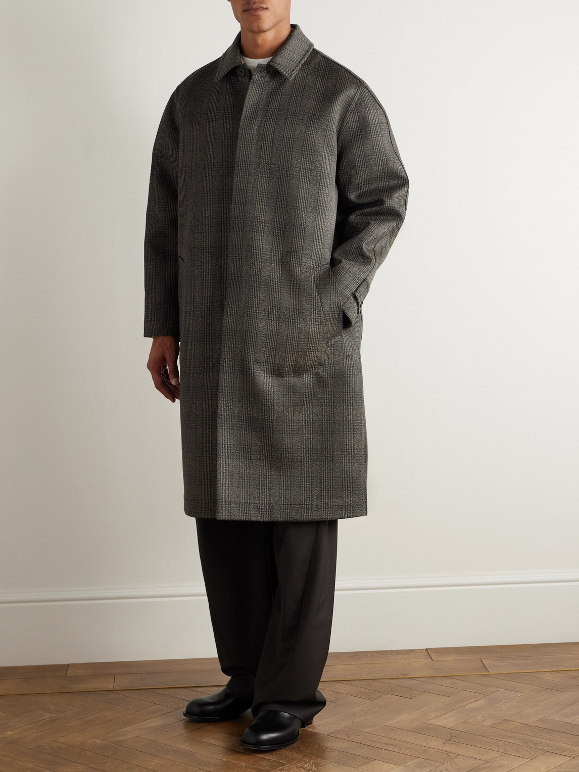 The Row Palo Prince Of Wales Checked Virgin Wool And Silk-blend Coat In Black