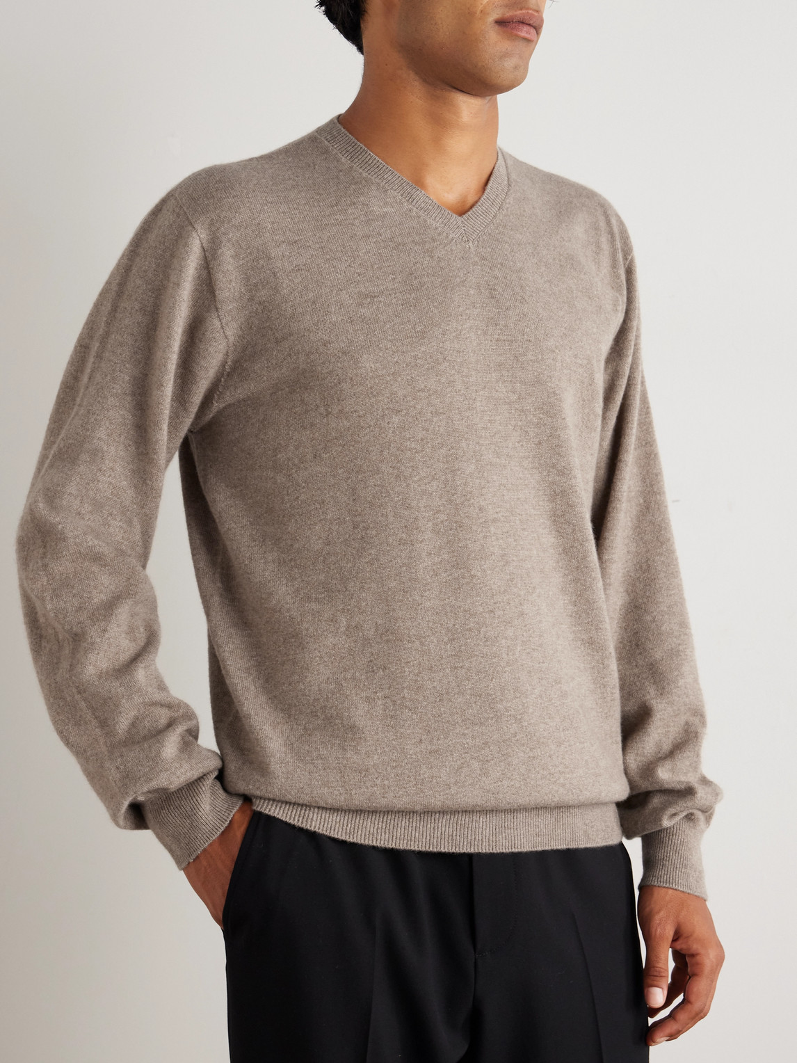 The Row Rod Cashmere Sweater In Brown
