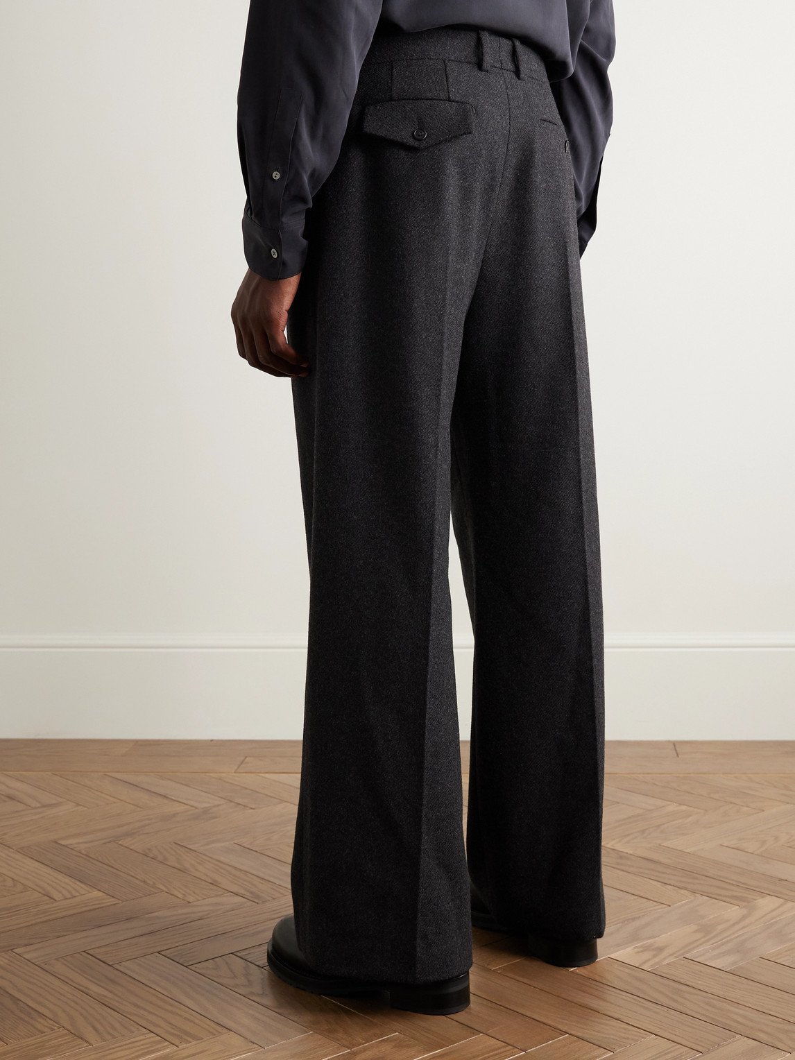 The Row Oberyn Wide-leg Pleated Melton Virgin Wool And Cashmere-blend Flannel Trousers In Black