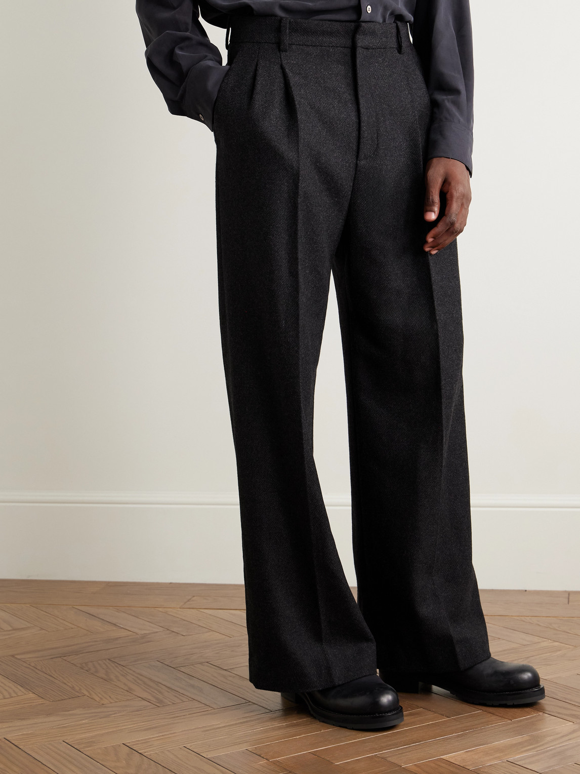 The Row Oberyn Wide-leg Pleated Melton Virgin Wool And Cashmere-blend Flannel Trousers In Black
