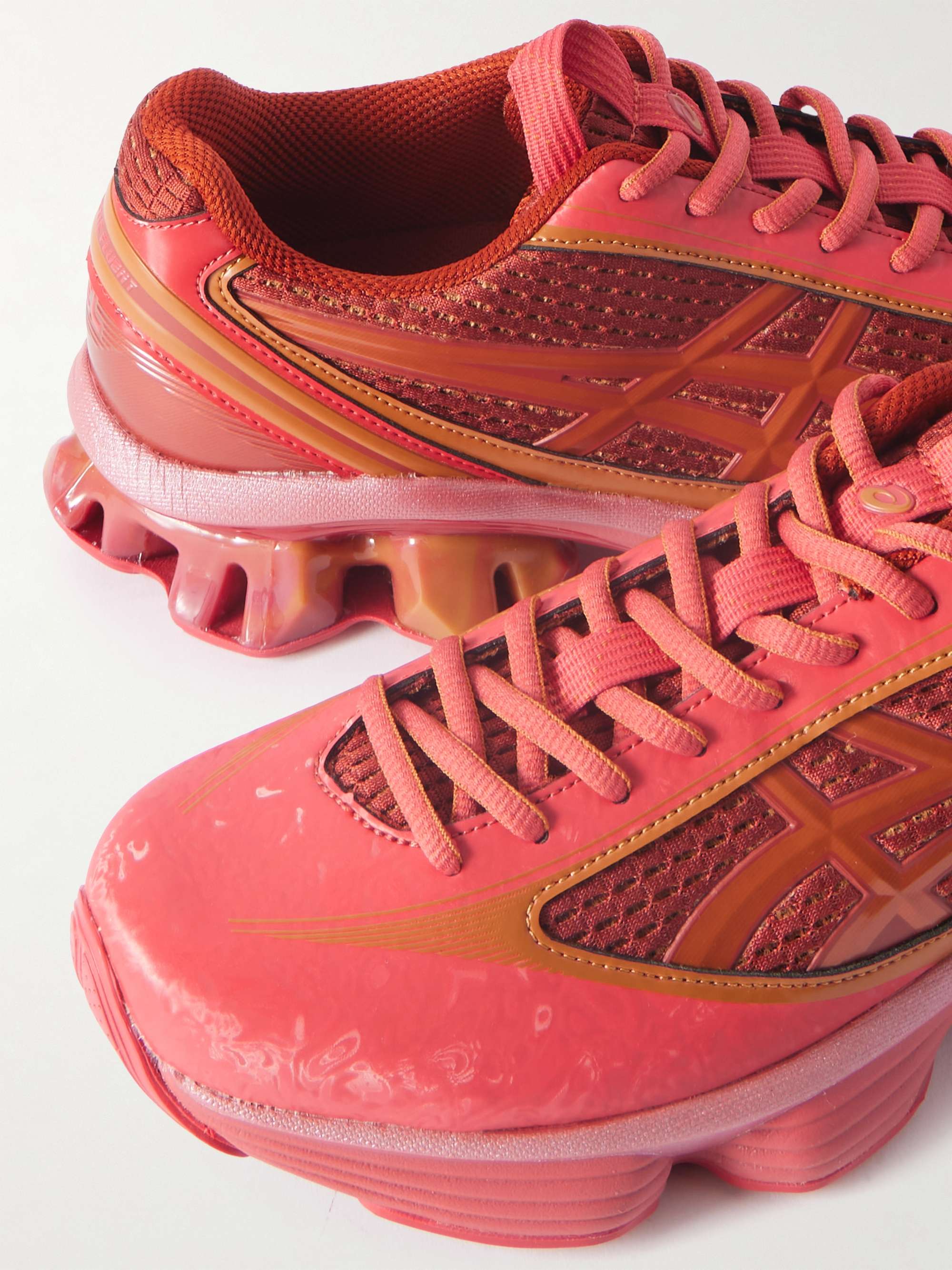 ASICS 