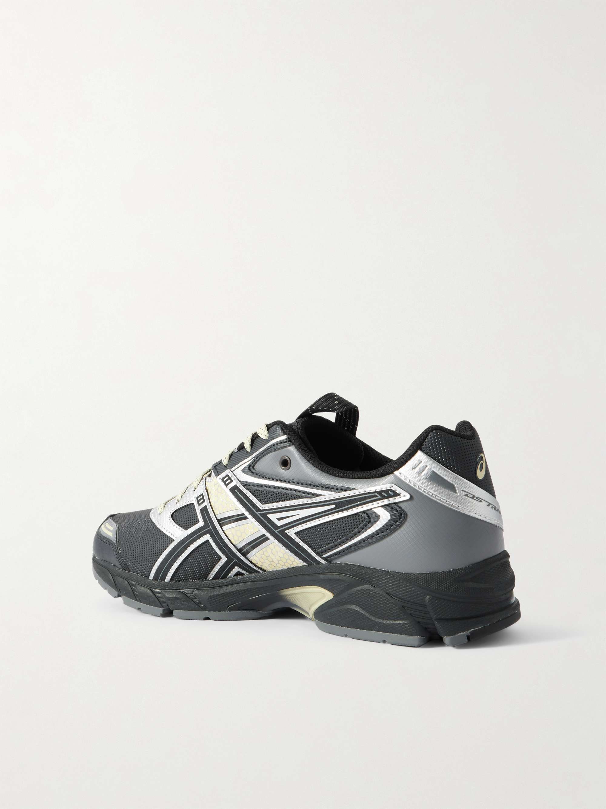 ASICS 