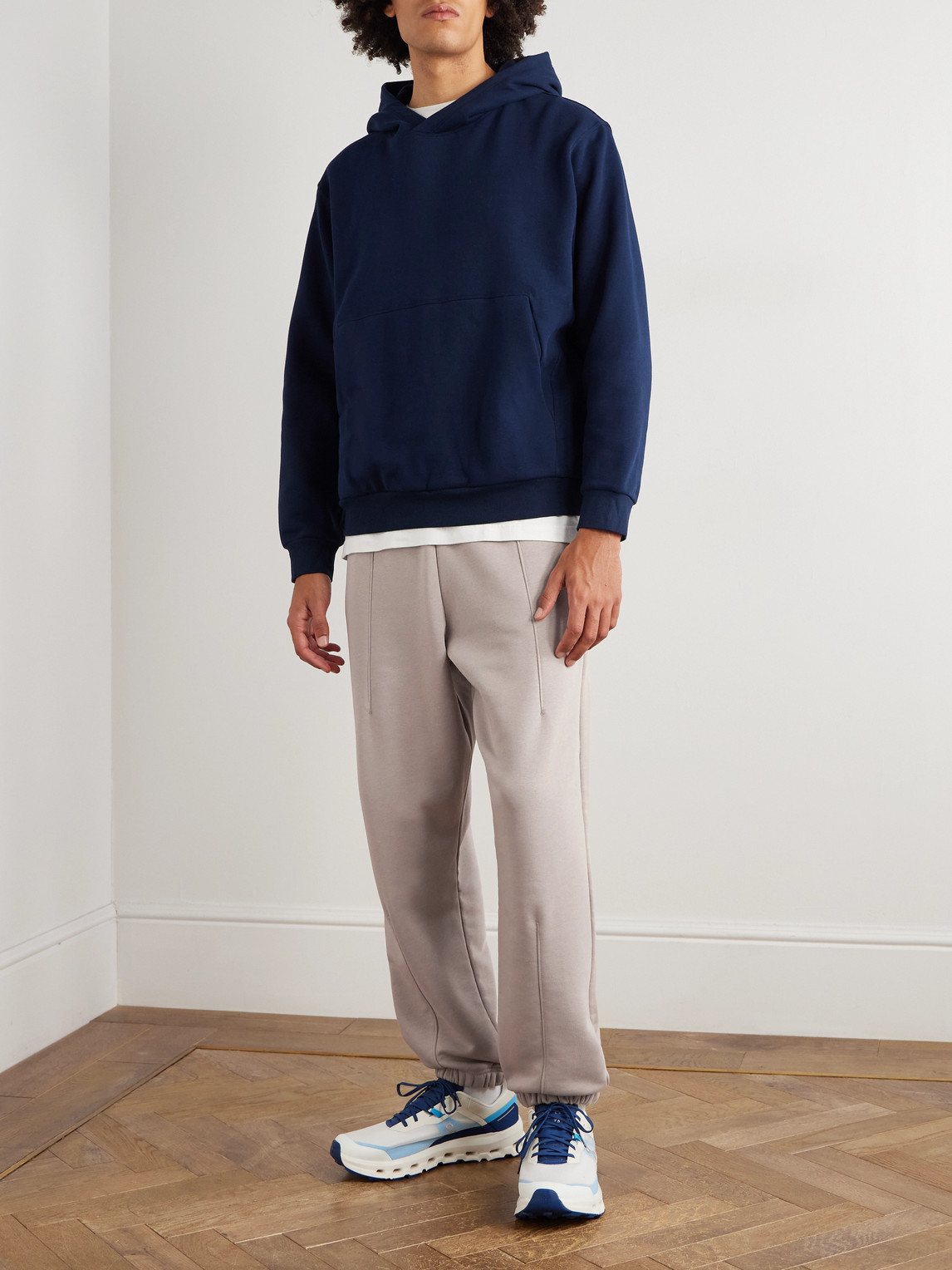 On Club Tapered Organic Cott-blend Jersey Sweatpants In Brown