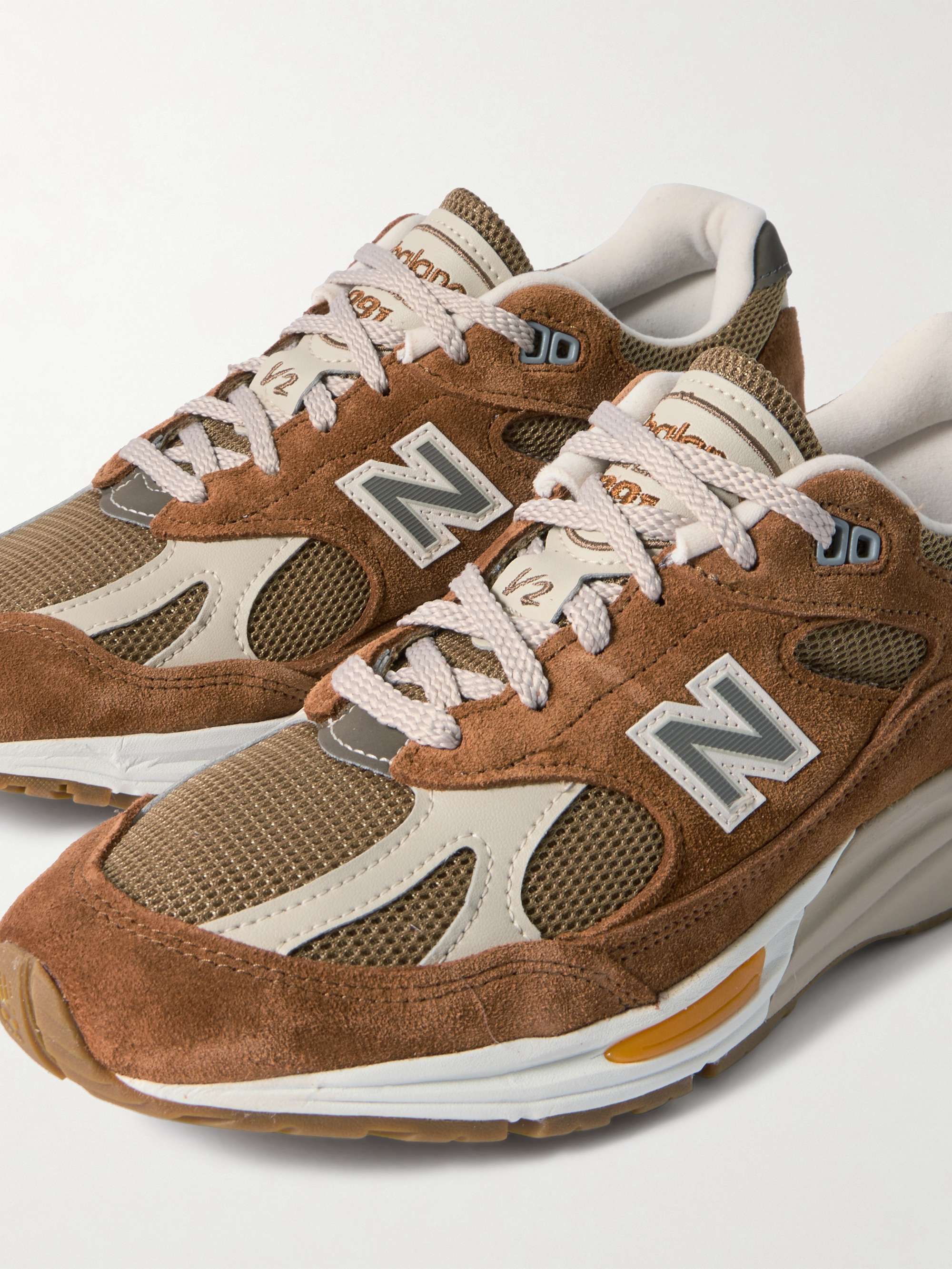 NEW BALANCE 