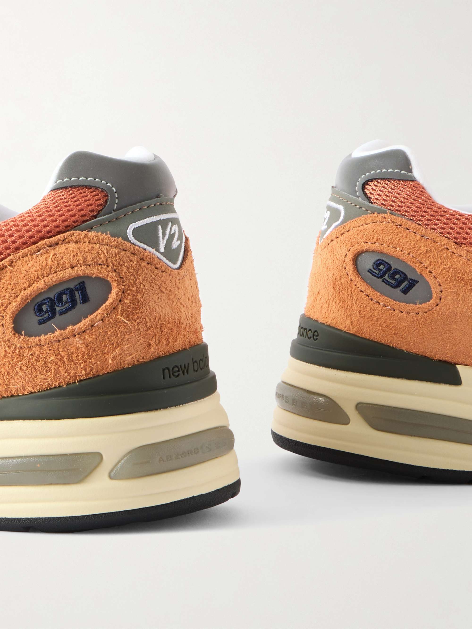 NEW BALANCE 