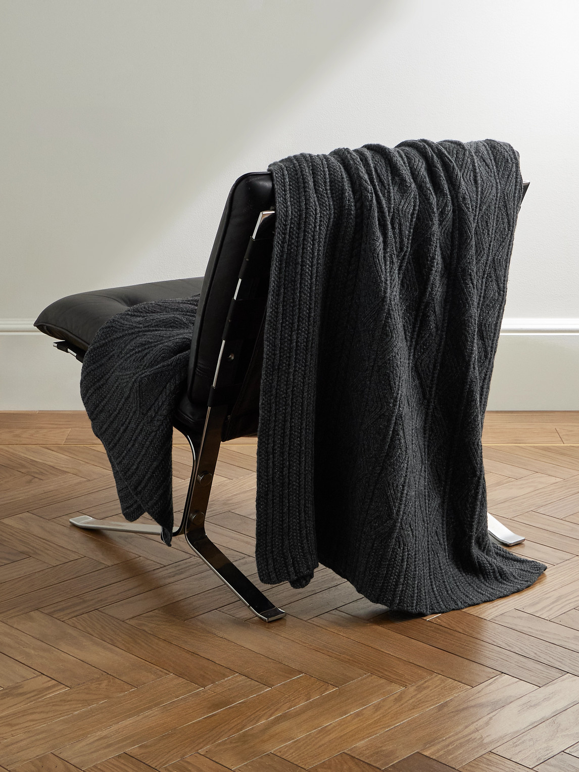 Inis Meain Aran Textured-knit Cashmere Blanket In Black