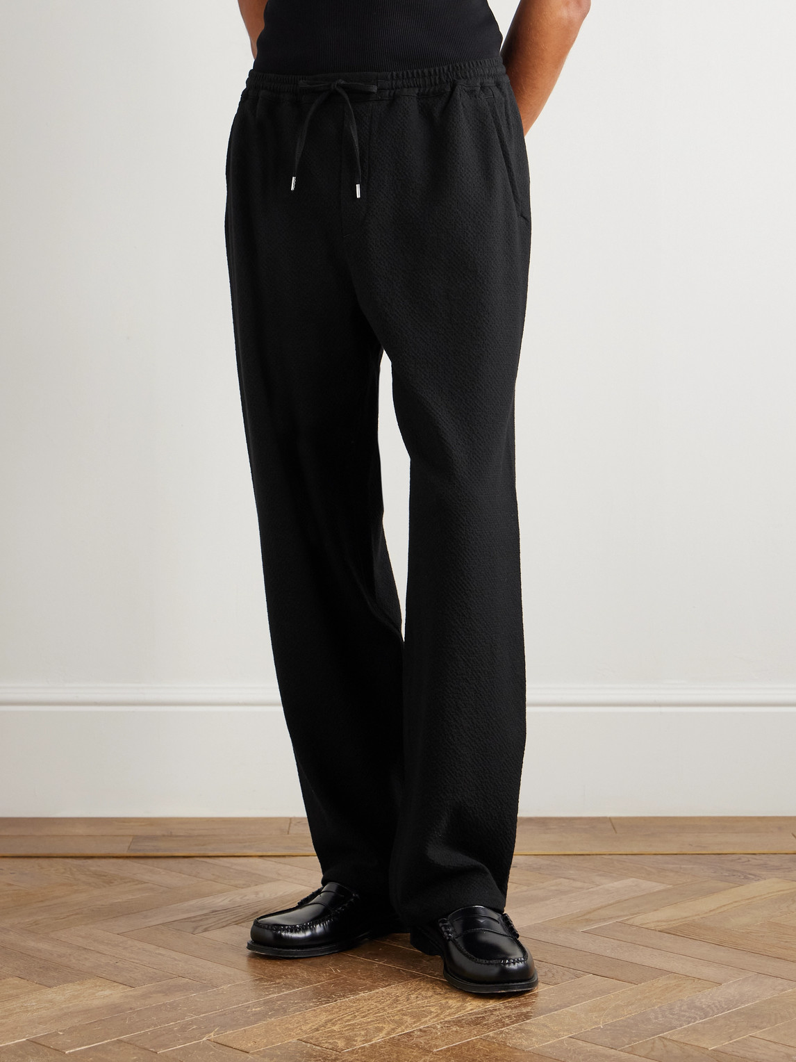 A Kind Of Guise Samurai Wide-leg Seersucker Drawstring Suit Trousers In Black