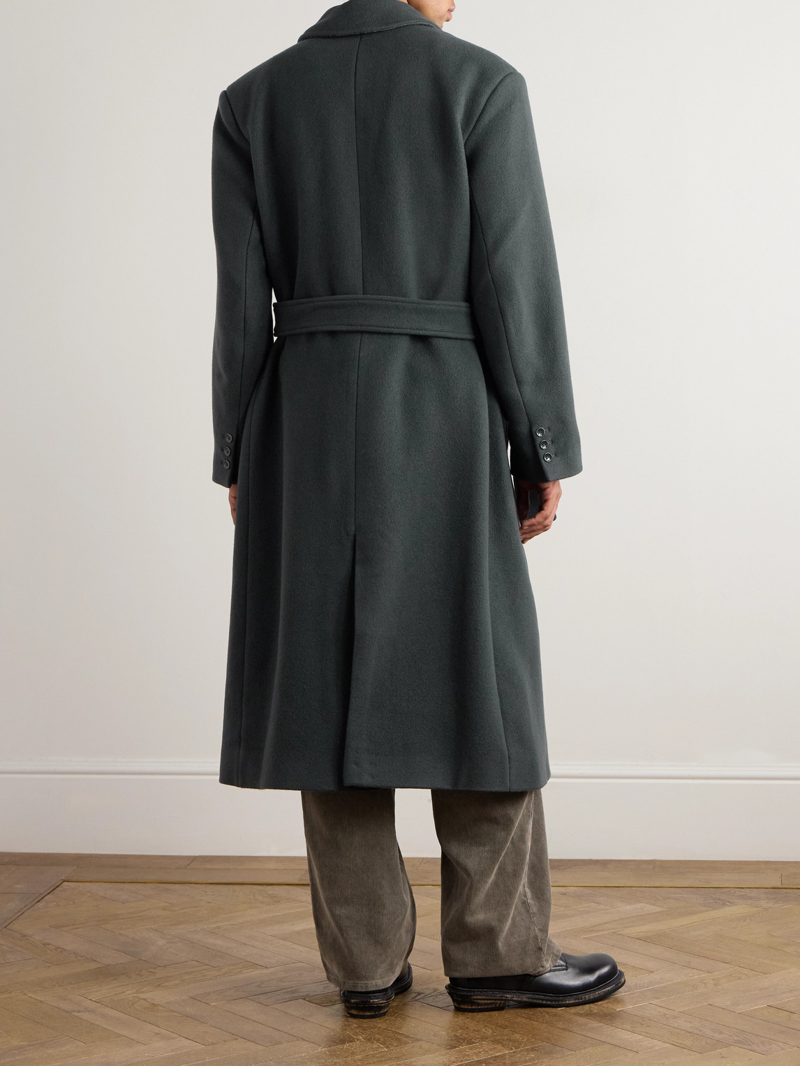 A Kind Of Guise Arban Wool And Cashmere-blend Coat In Green