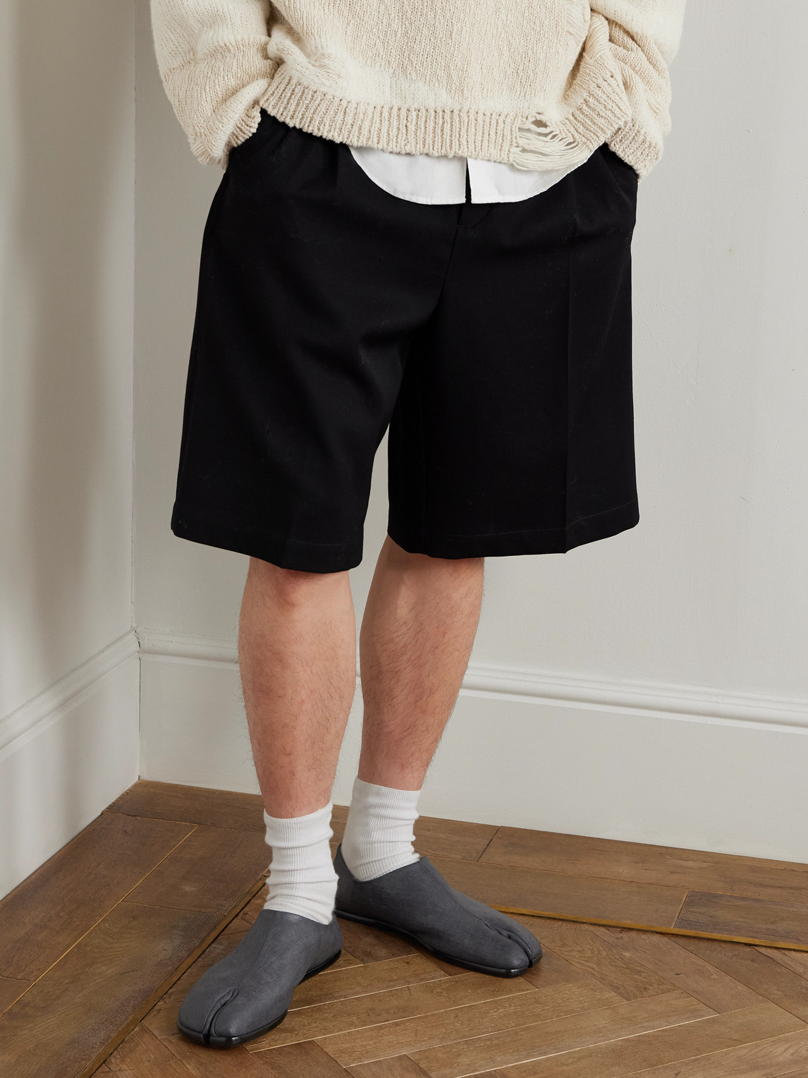 Maison Margiela Tabi Split-toe Collapsible-heel Textured-leather Loafers In Black