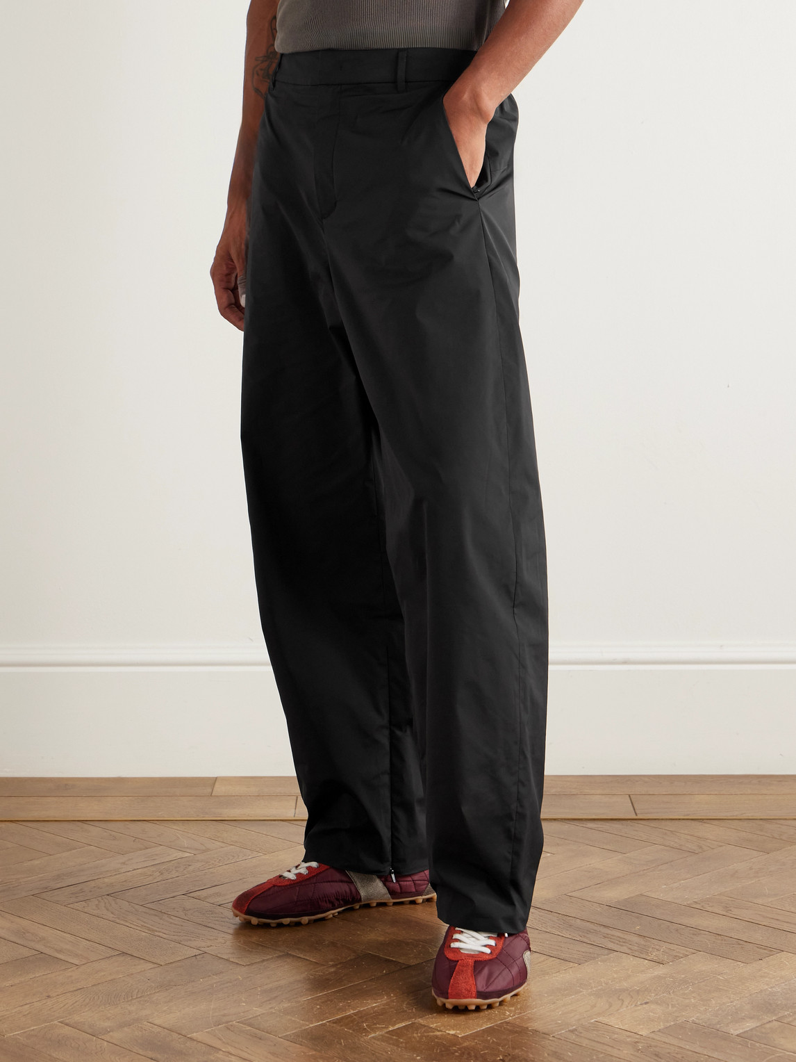  Amomento - Straight-leg Taffeta Trousers - Men - Black - L 
