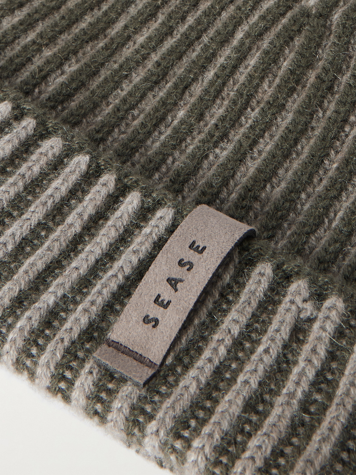 Sease Dinghy Reversible Ribbed Cashmere Beanie In Neutral