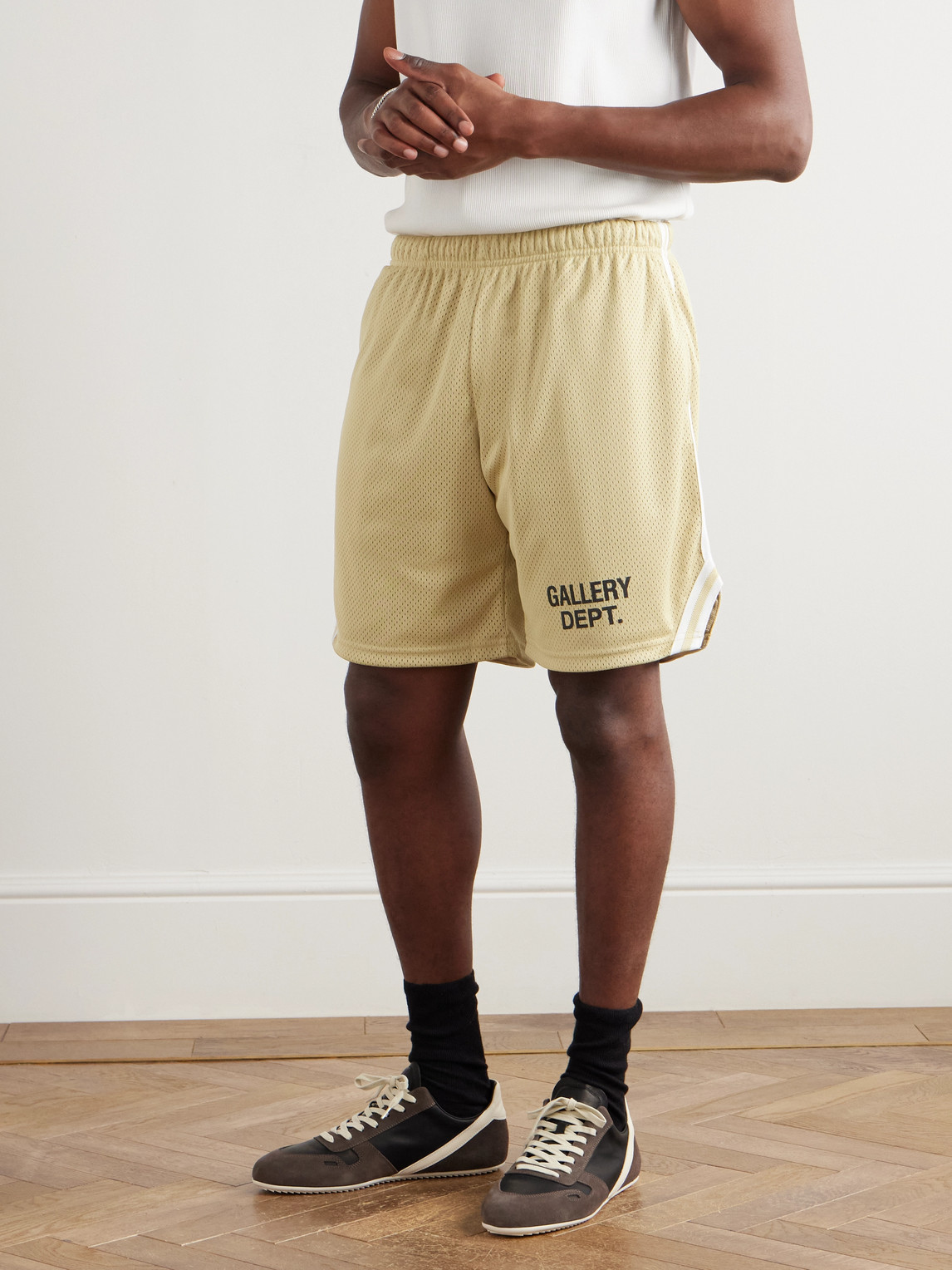 Gallery Dept. Venice Court Wide-leg Logo-print Webbing-trimmed Mesh Shorts In Neutral