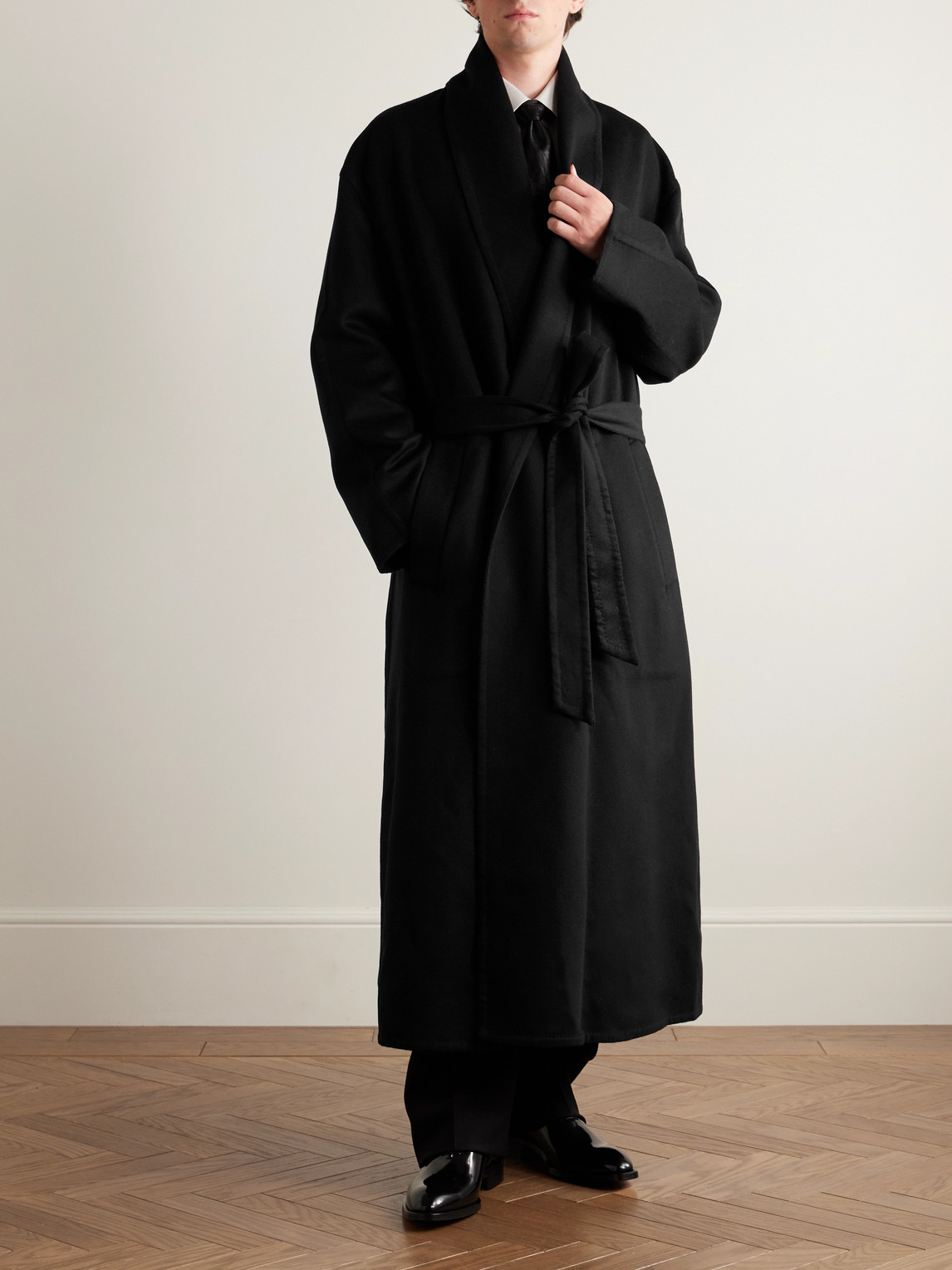 Tom Ford Oversized Shawl-collar Belted Wool And Silk-blend Felt Coat In Black