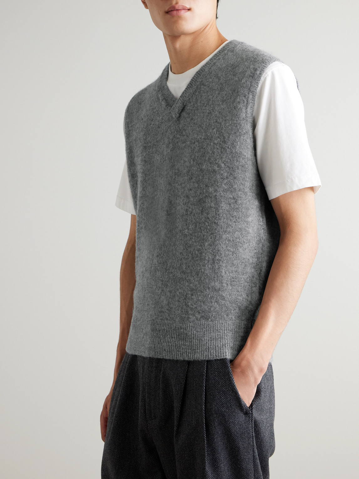Oliver Spencer Graves Knitted Sweater Vest In Gray